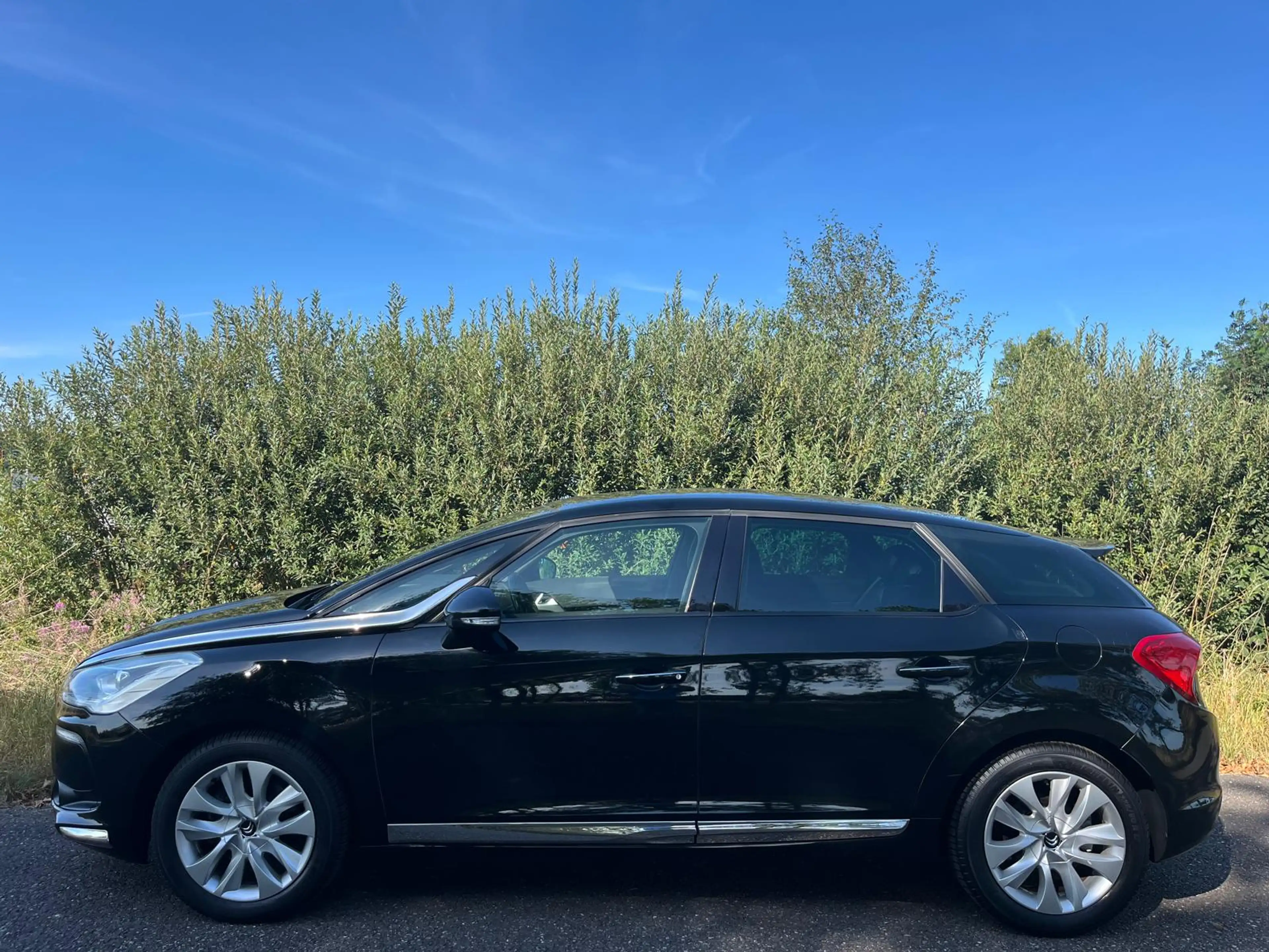 Citroen DS5 1.6 THP So Chic — photo 7