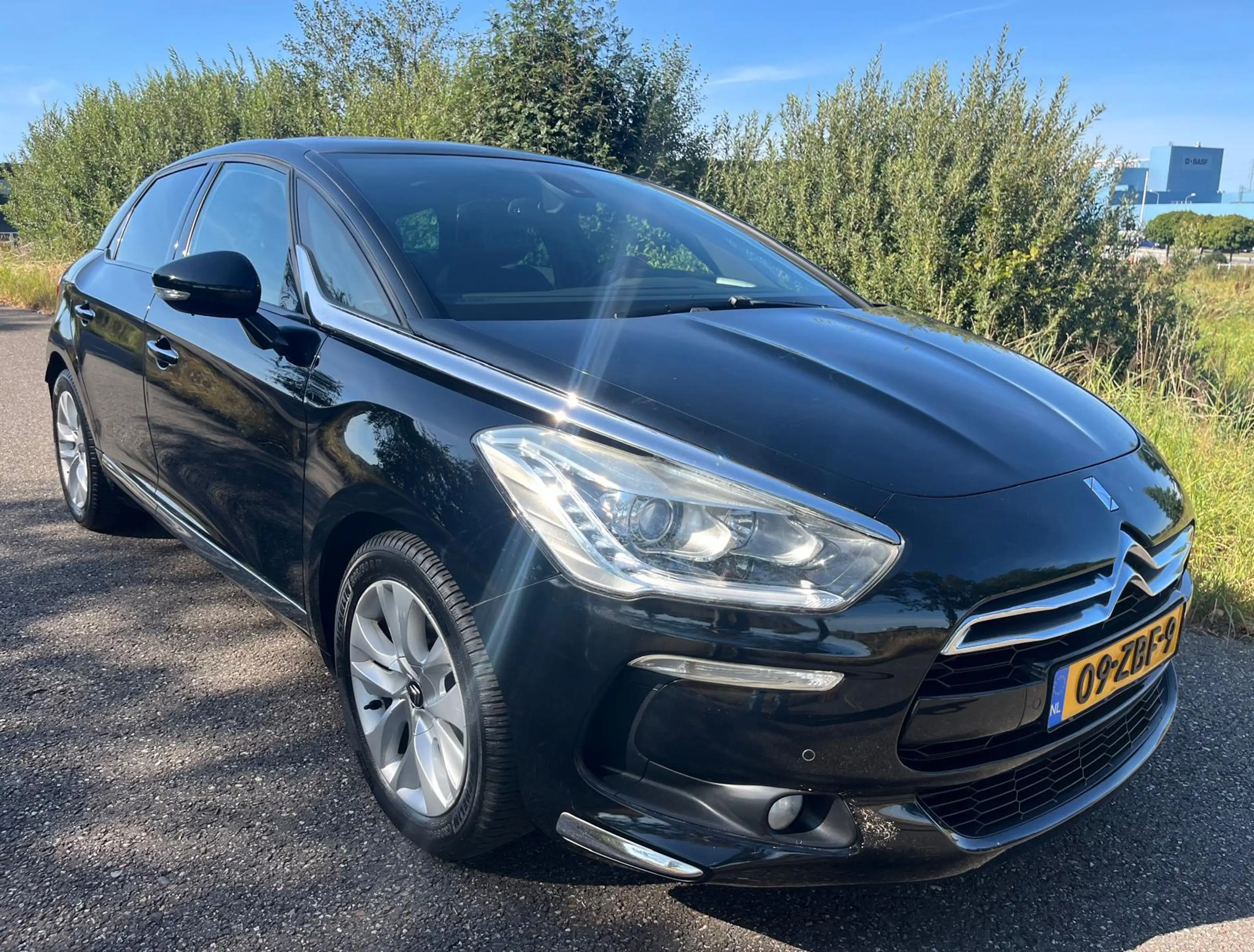 Citroen DS5 1.6 THP So Chic — photo 2