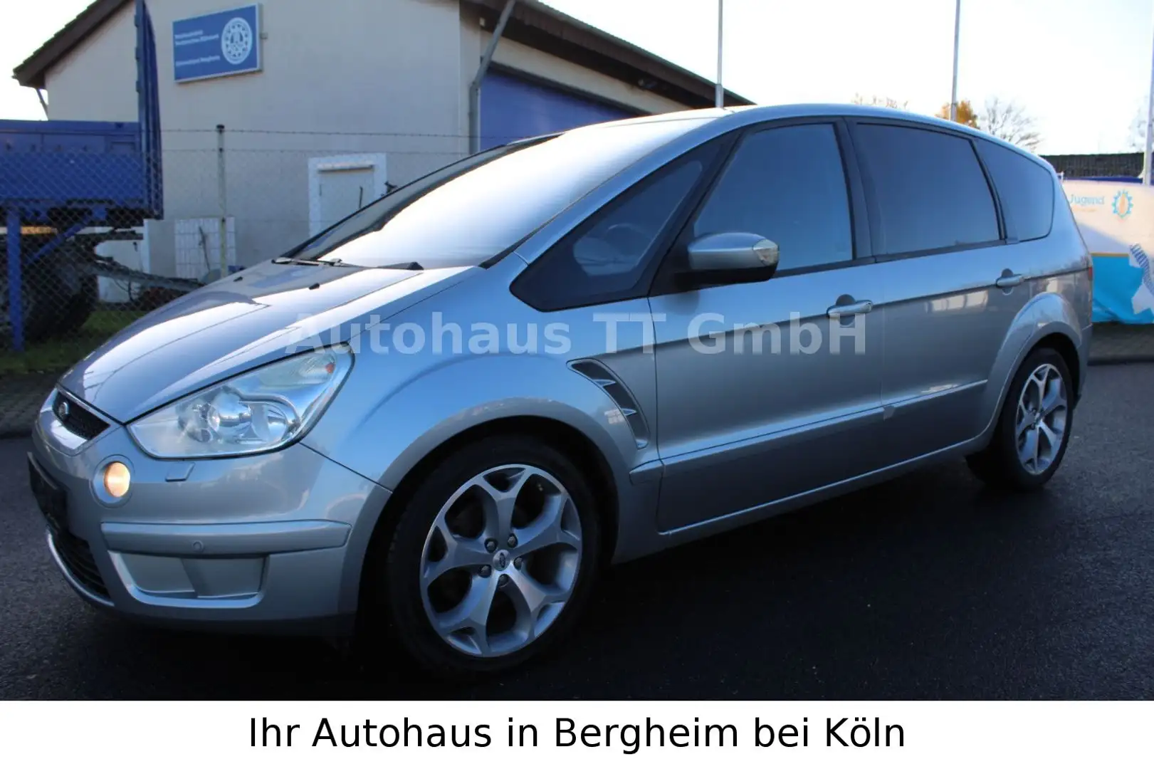 Ford S-Max 2,0 TDCi Titanium°Panorama°Xenon°Navi°PDC Grau - 2