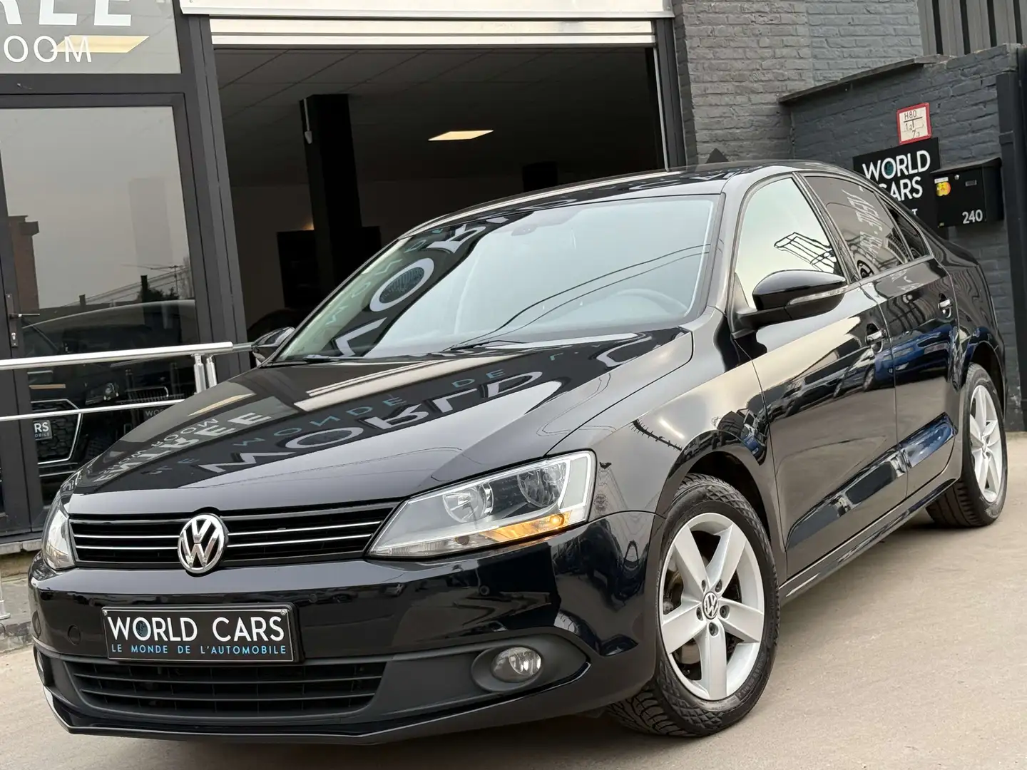Volkswagen Jetta 1.6 CR TDi DSG NAVIGATION/ CRUISE/ GARANTIE 12MOIS Noir - 1