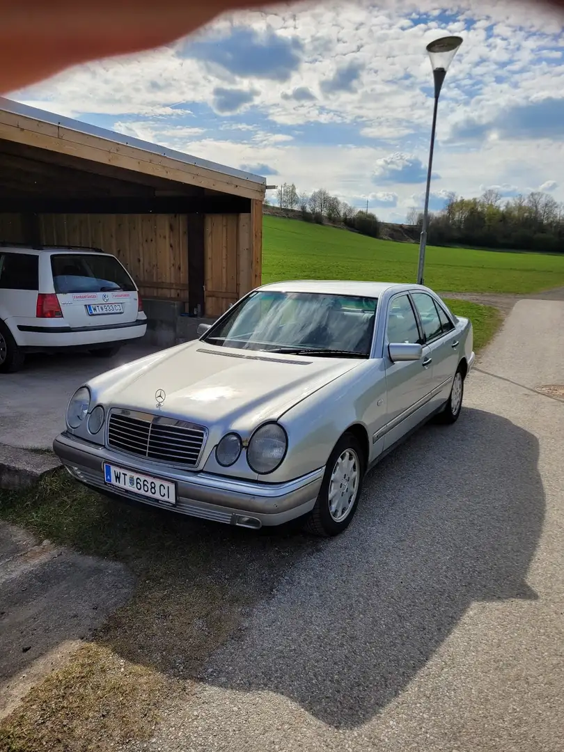 Mercedes-Benz E 320 Elegance Aut. - 1