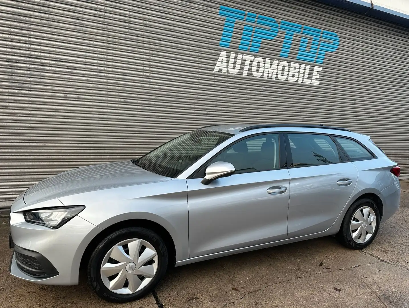 SEAT Leon Sportstourer Reference *LED*APPLE*ANDROID* Silber - 1