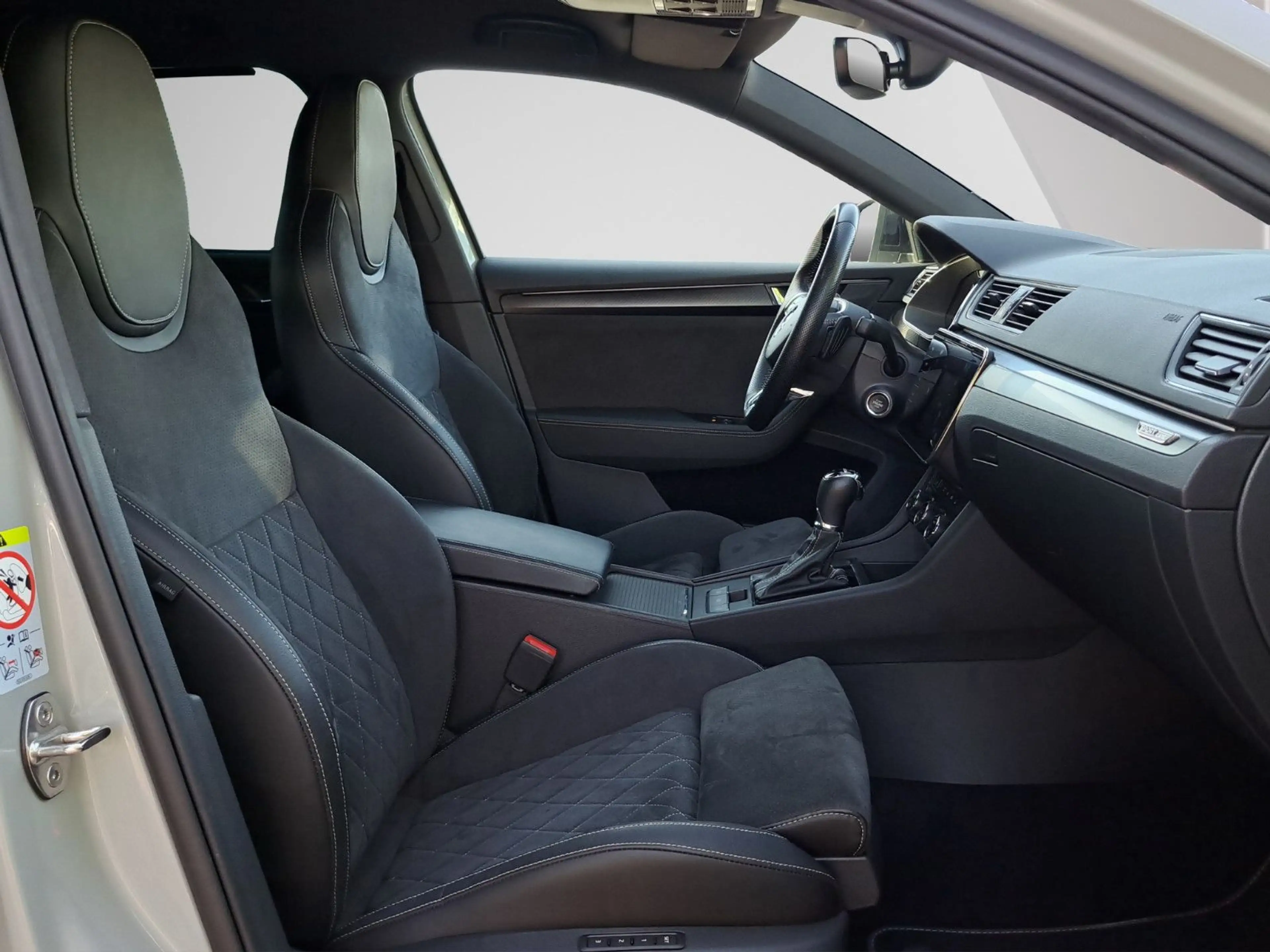 Skoda Superb Combi Sportline iV 1.4 TSI DSG AHK Standh — photo 10