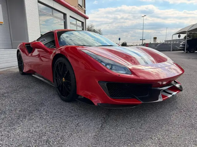 Ferrari 488 view 3