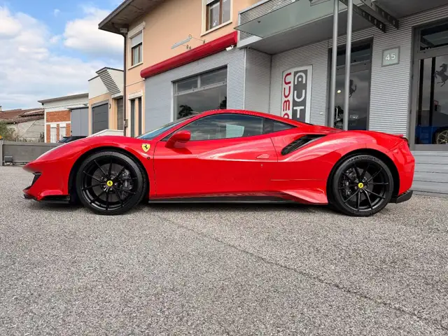 Ferrari 488 view 5