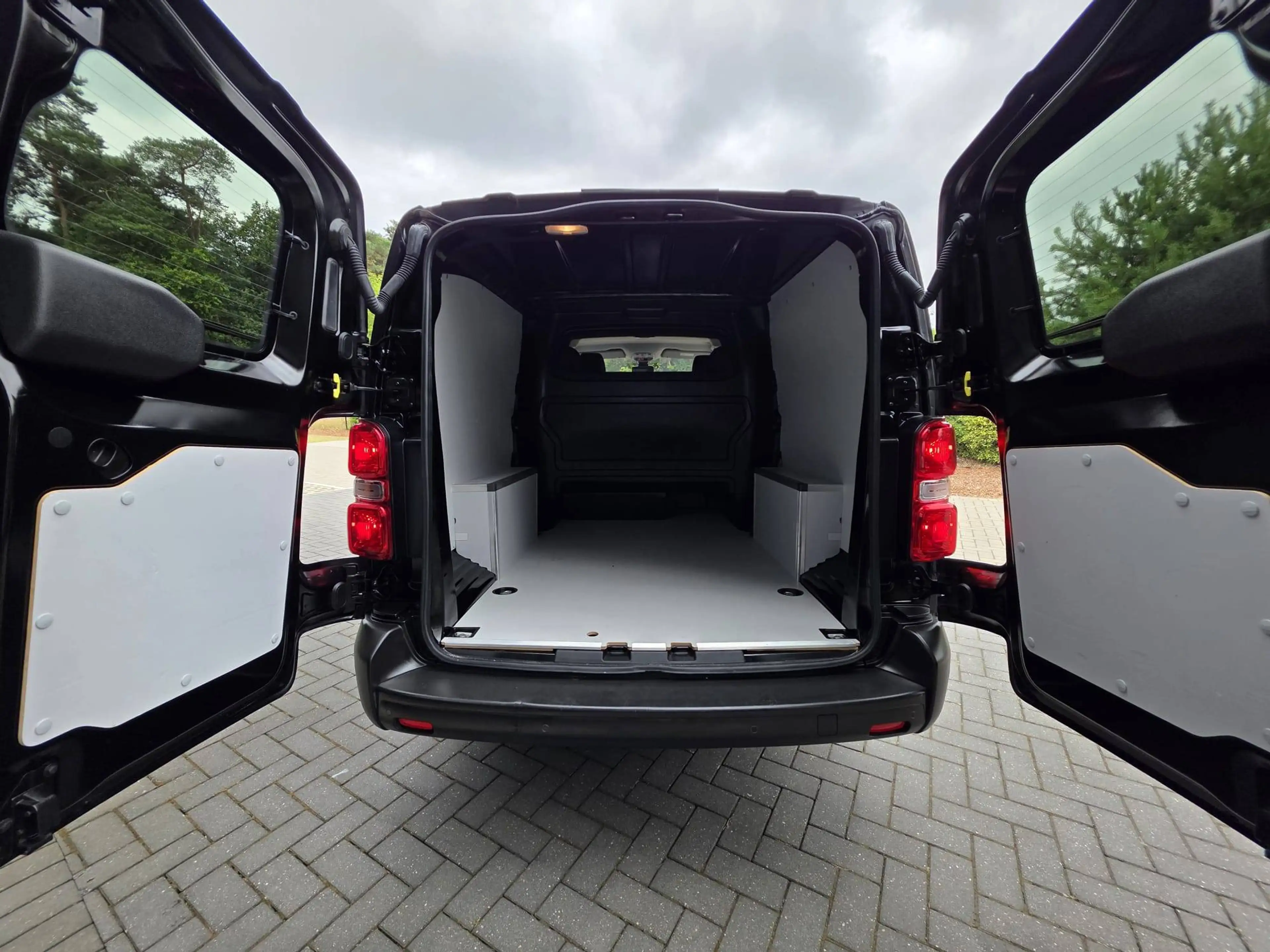 Peugeot Expert Expert 2.0 BlueHDi L3 / Dubbel Cab / 2x schuifdeuren / Camera 360° / € 24.785 Ex. Btw — photo 10