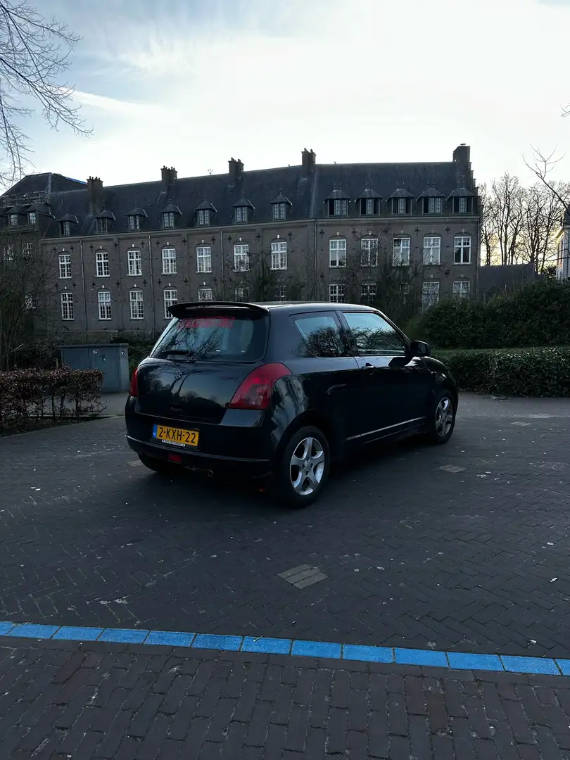 Suzuki Swift 1.3 Zwart - 2