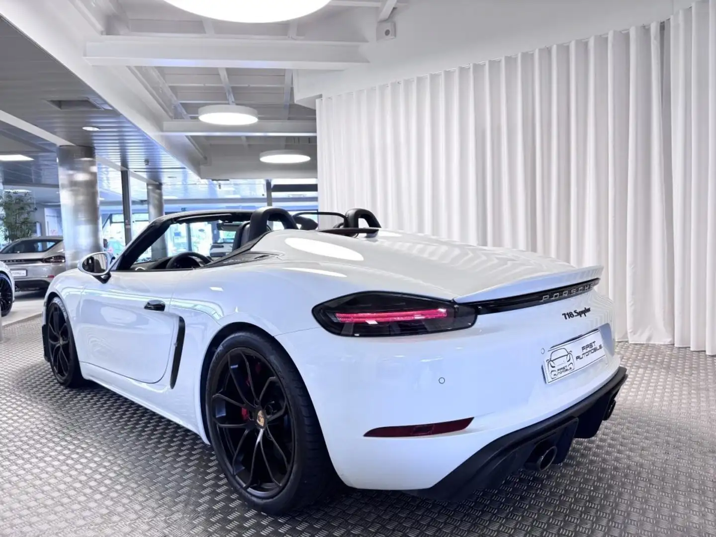 Porsche 718 Spyder 4.0 420CH Blanc - 2