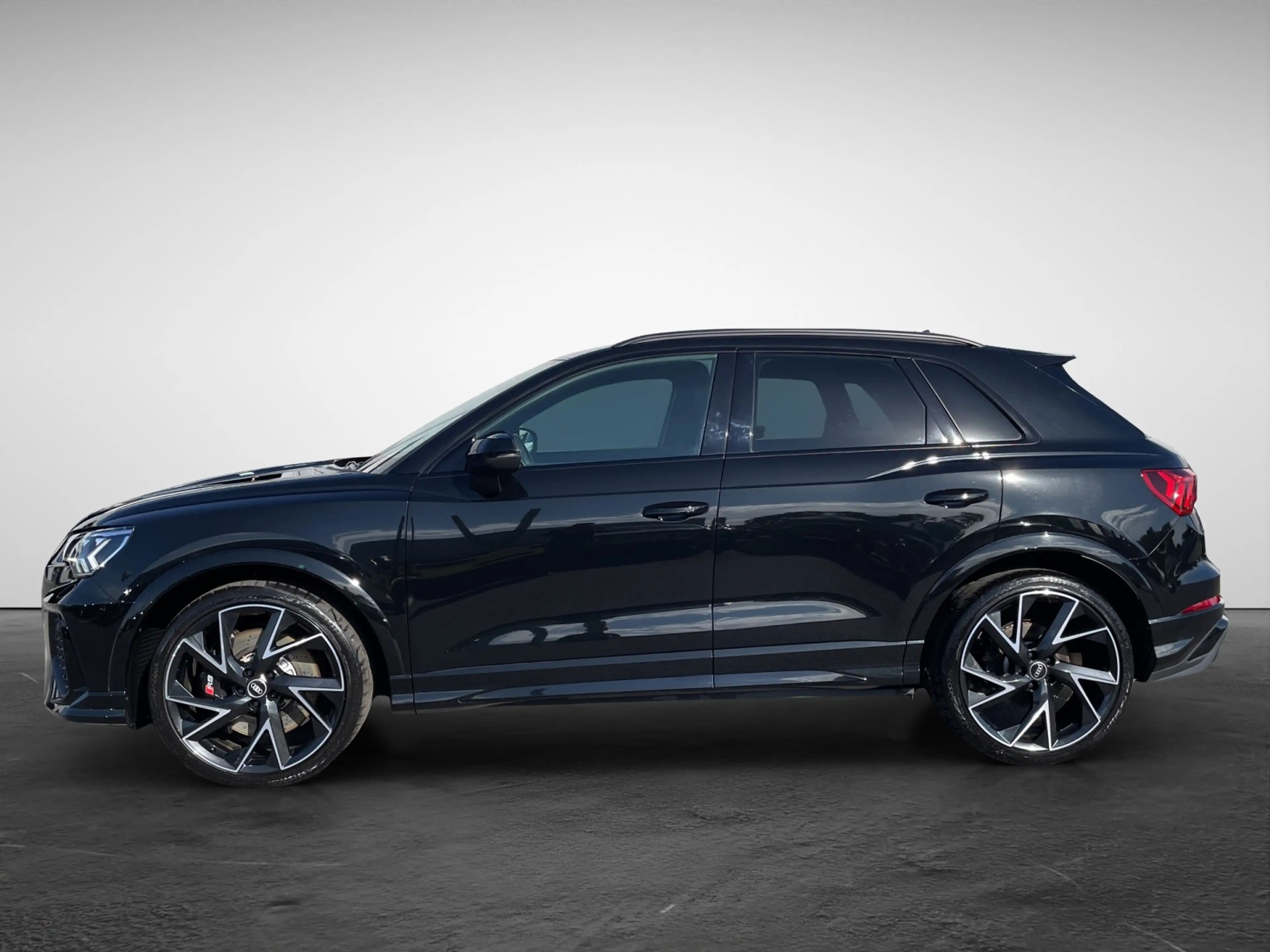 Audi RS Q3 2.5 TFSI S tronic quattro — photo 3