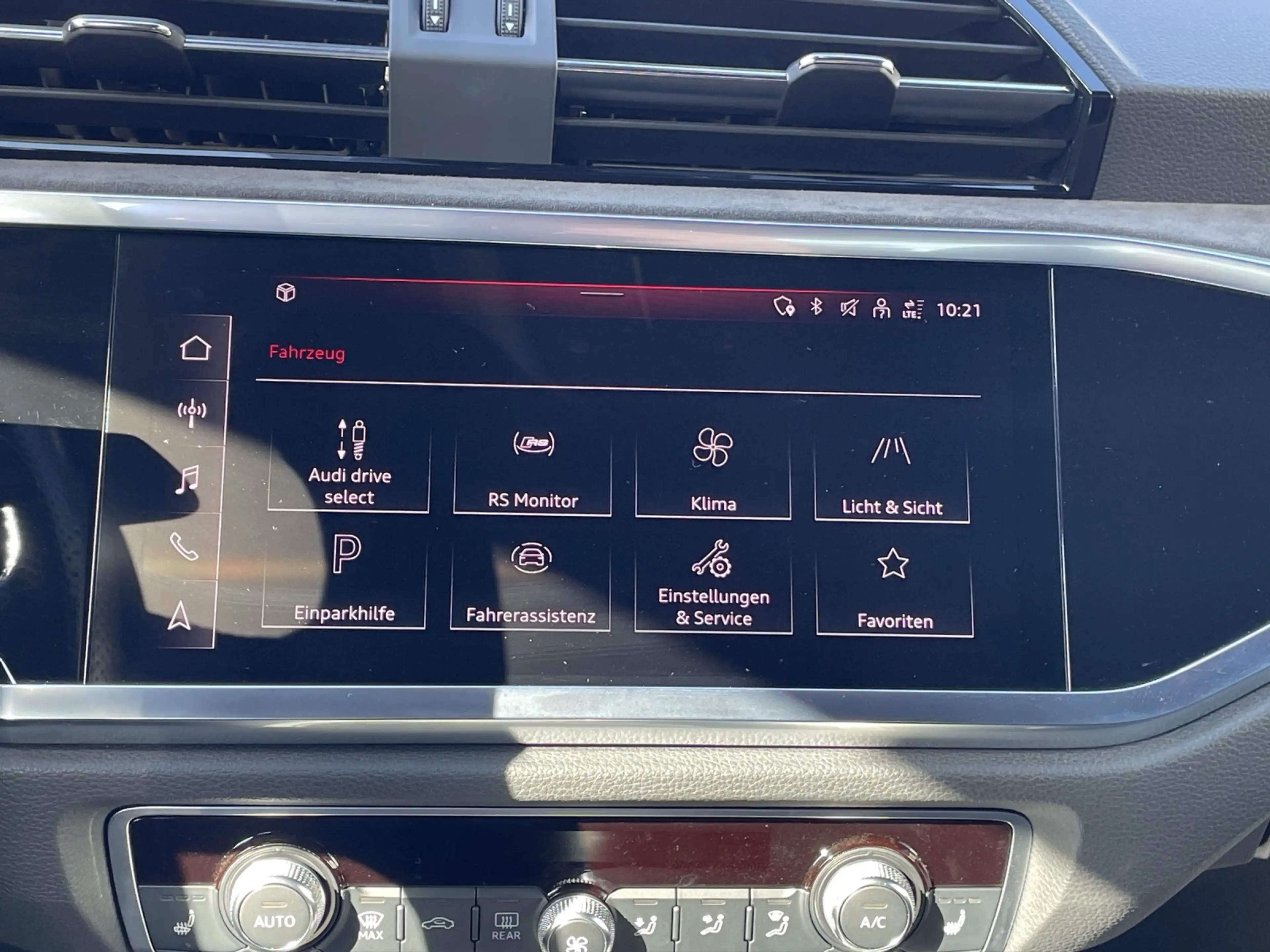 Audi RS Q3 2.5 TFSI S tronic quattro — photo 10
