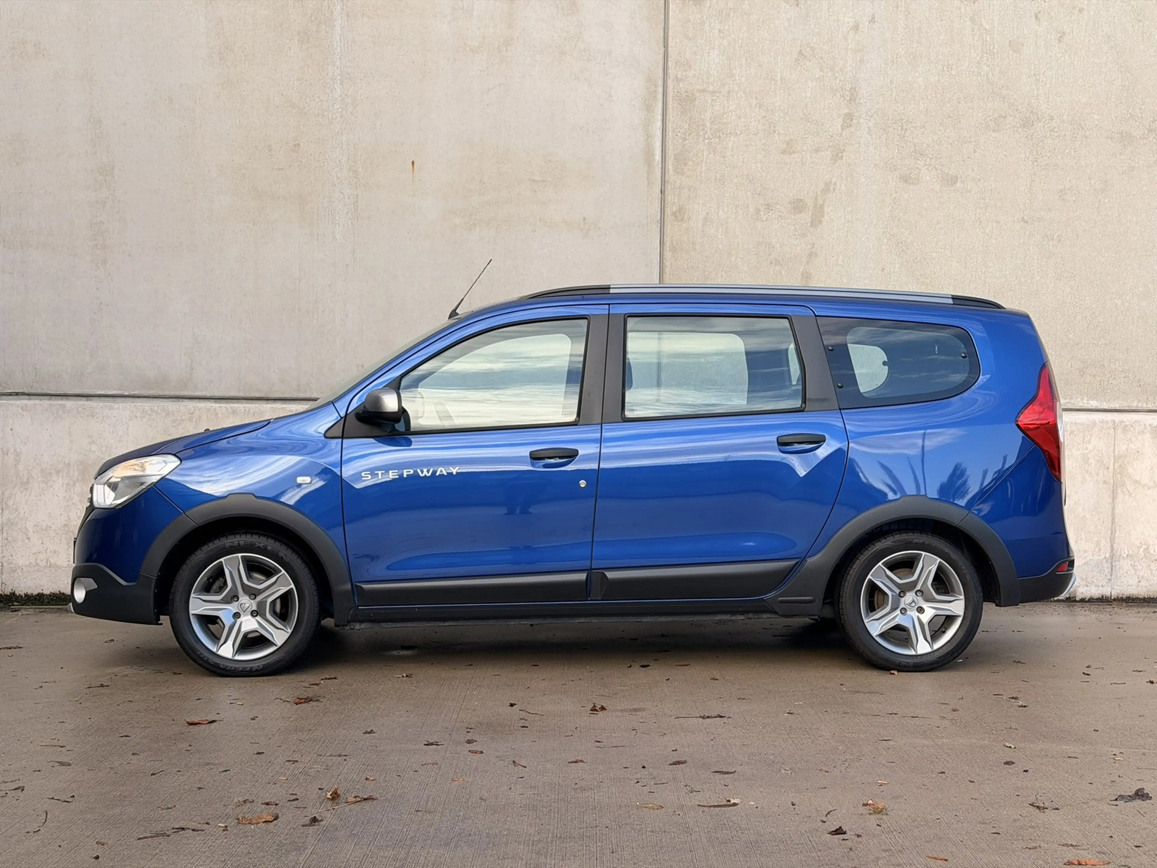 Dacia Lodgy 1.3 TCe Stepway 7P CarPlay Cruise 3x isofix Stoelv — photo 4