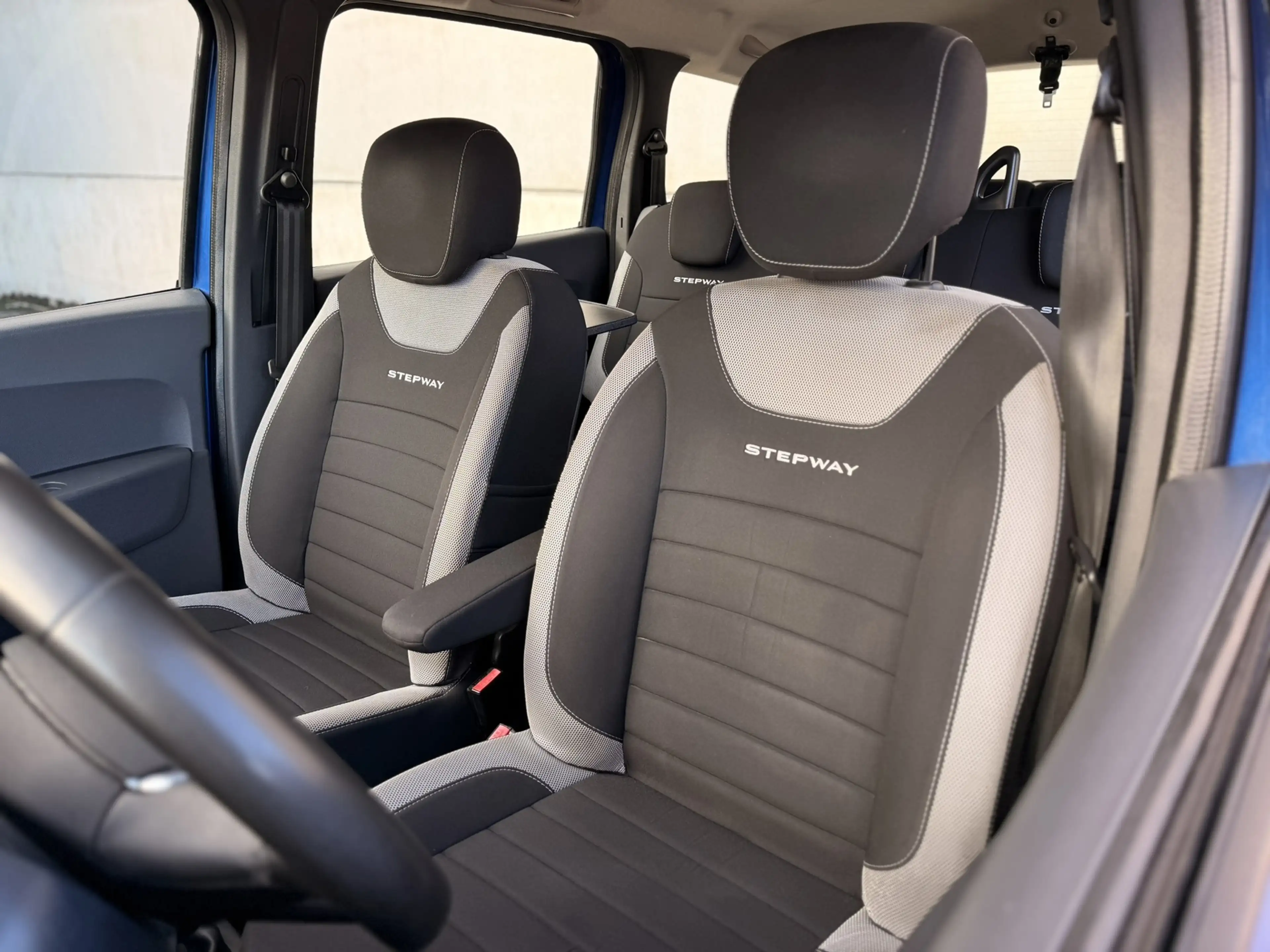 Dacia Lodgy 1.3 TCe Stepway 7P CarPlay Cruise 3x isofix Stoelv — photo 10