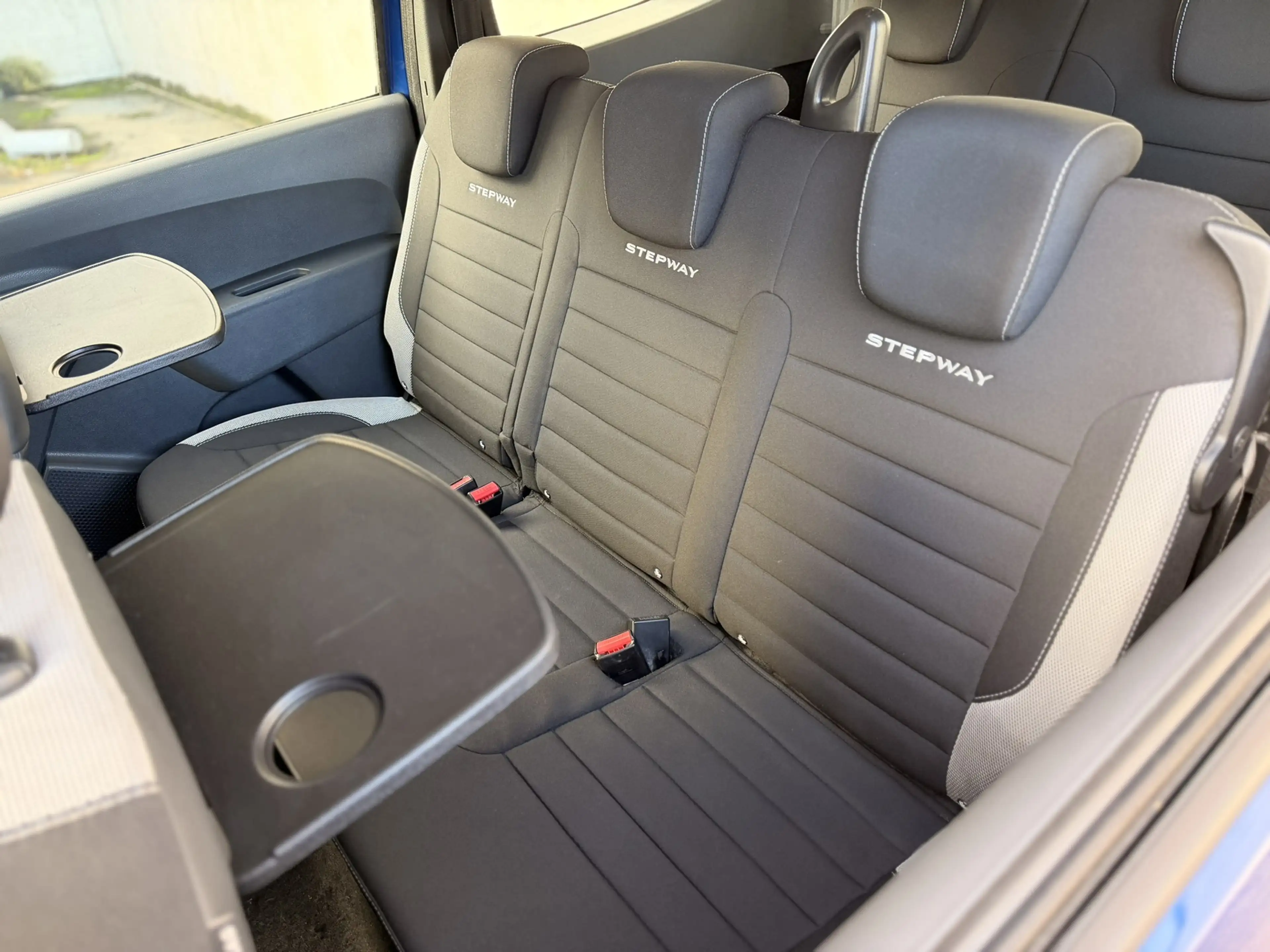 Dacia Lodgy 1.3 TCe Stepway 7P CarPlay Cruise 3x isofix Stoelv — photo 12