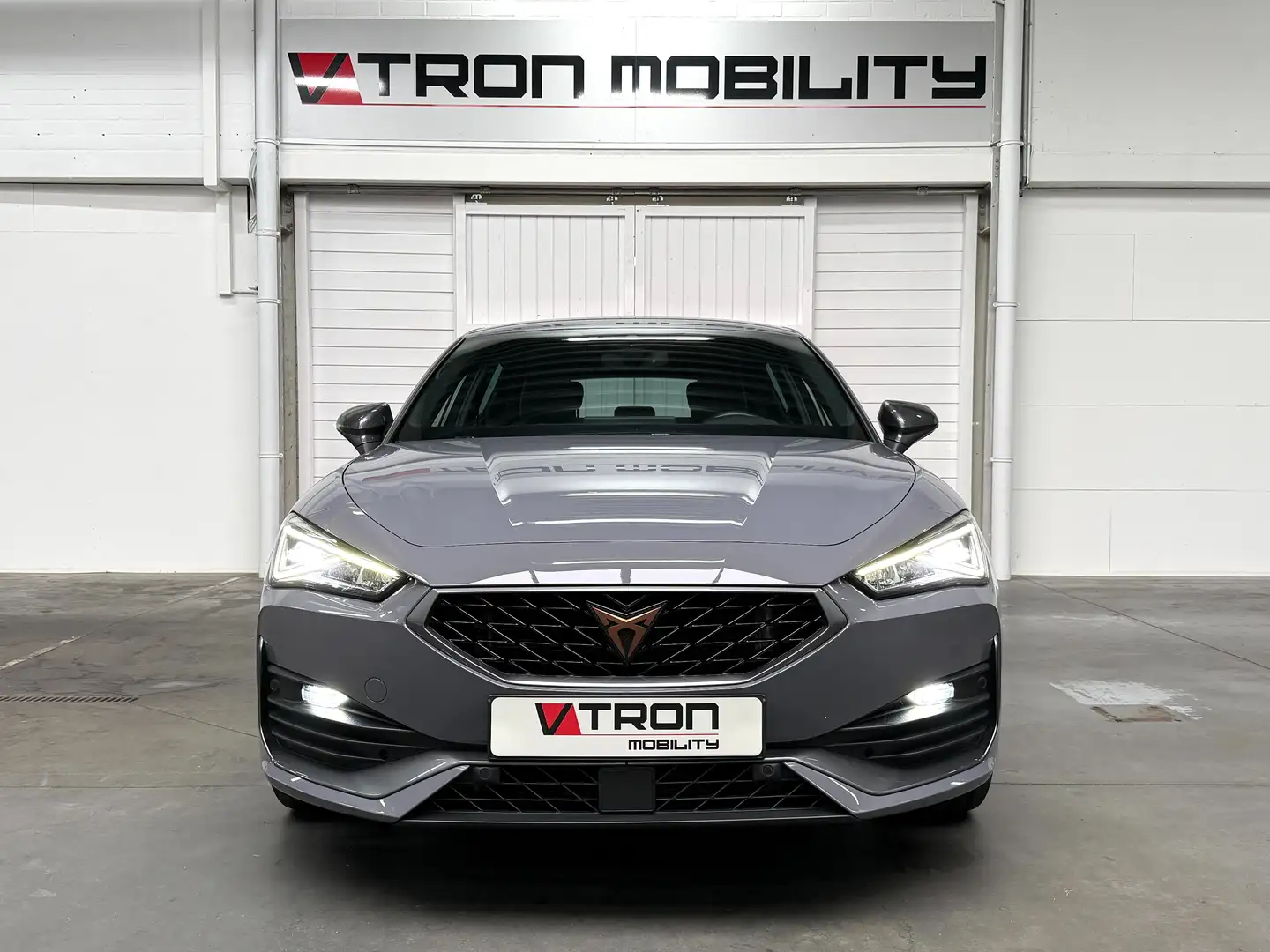 CUPRA Leon Leon 1.5eTSI DSG CAMERA*LED*NAV*CARPLAY*DAB*CC*PDC Grau - 2