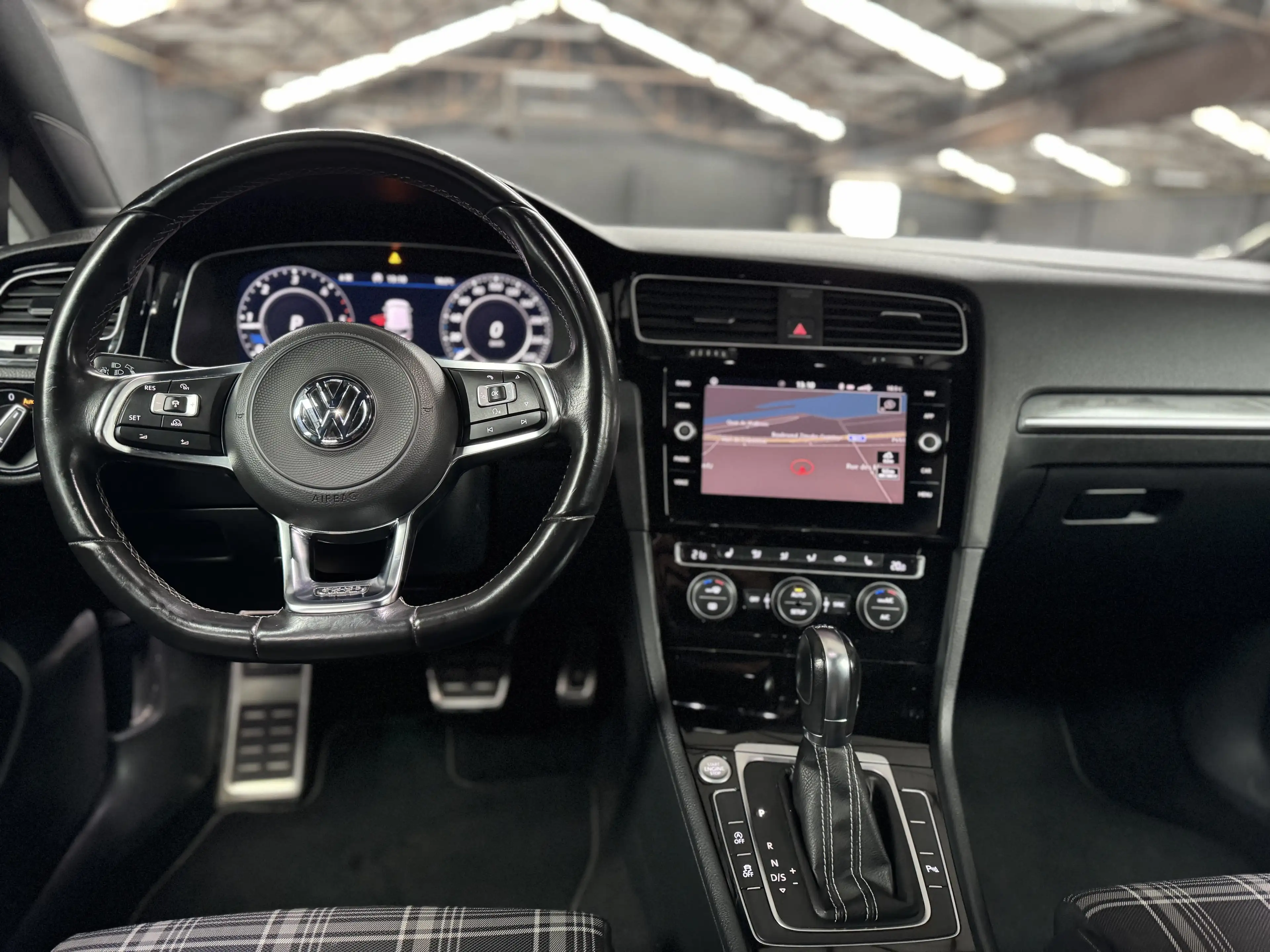 Volkswagen Golf GTD 2.0 CR TDI * COCKPIT * GPS * CRUISE * CLIM AUTO — photo 10