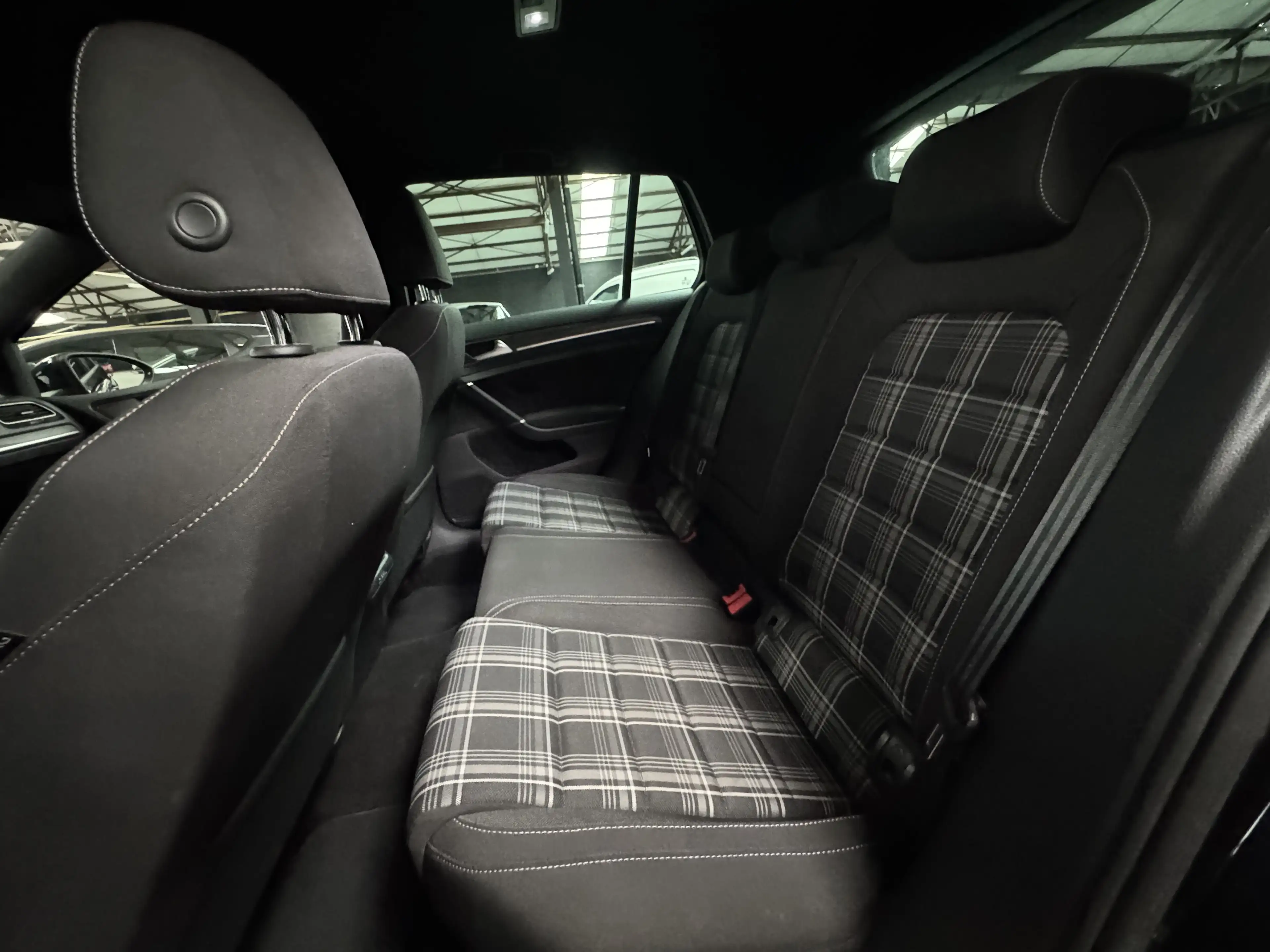 Volkswagen Golf GTD 2.0 CR TDI * COCKPIT * GPS * CRUISE * CLIM AUTO — photo 9