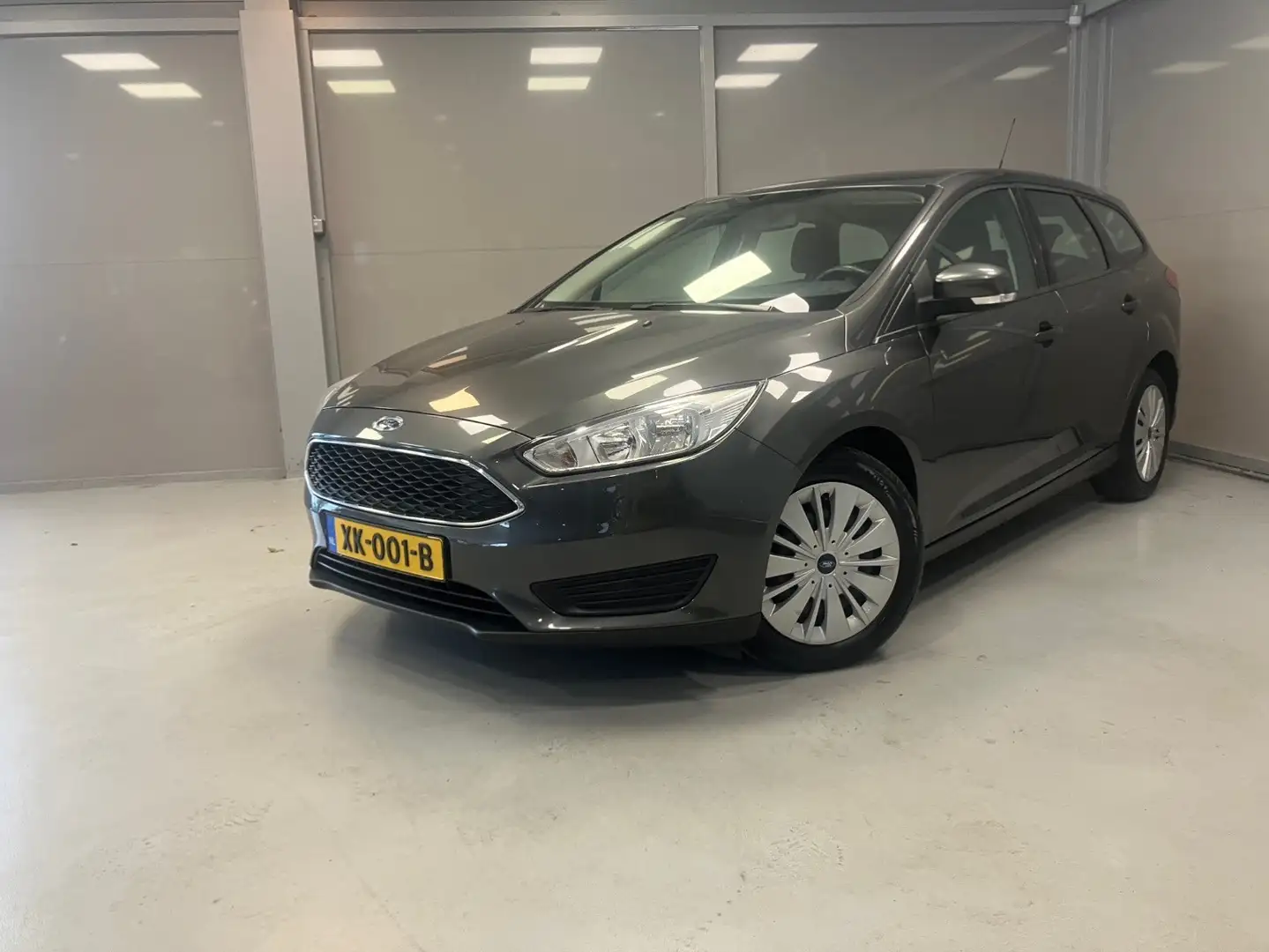 Ford Focus Wagon Trend 1.0 EcoBoost 125pk | Trekhaak | Stoelv Grijs - 1