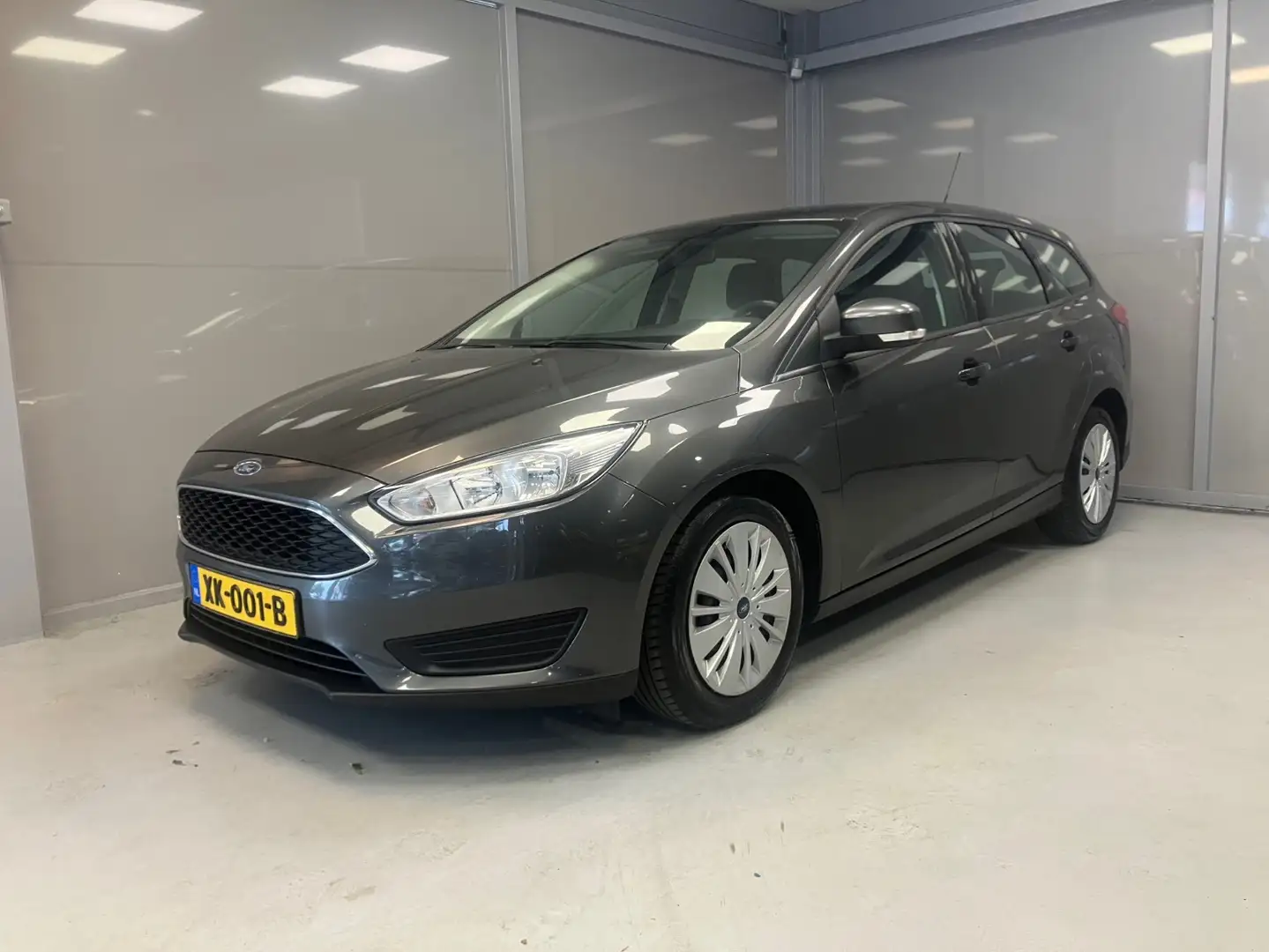Ford Focus Wagon Trend 1.0 EcoBoost 125pk | Trekhaak | Stoelv Grijs - 2