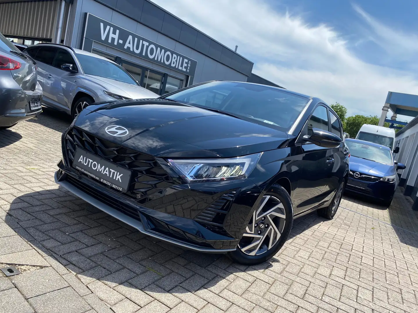 Hyundai i20 AUTOMATIK+16"ALU*NAVI&R.KAMERA*LED SW*Lenkrad&Sihz Noir - 1