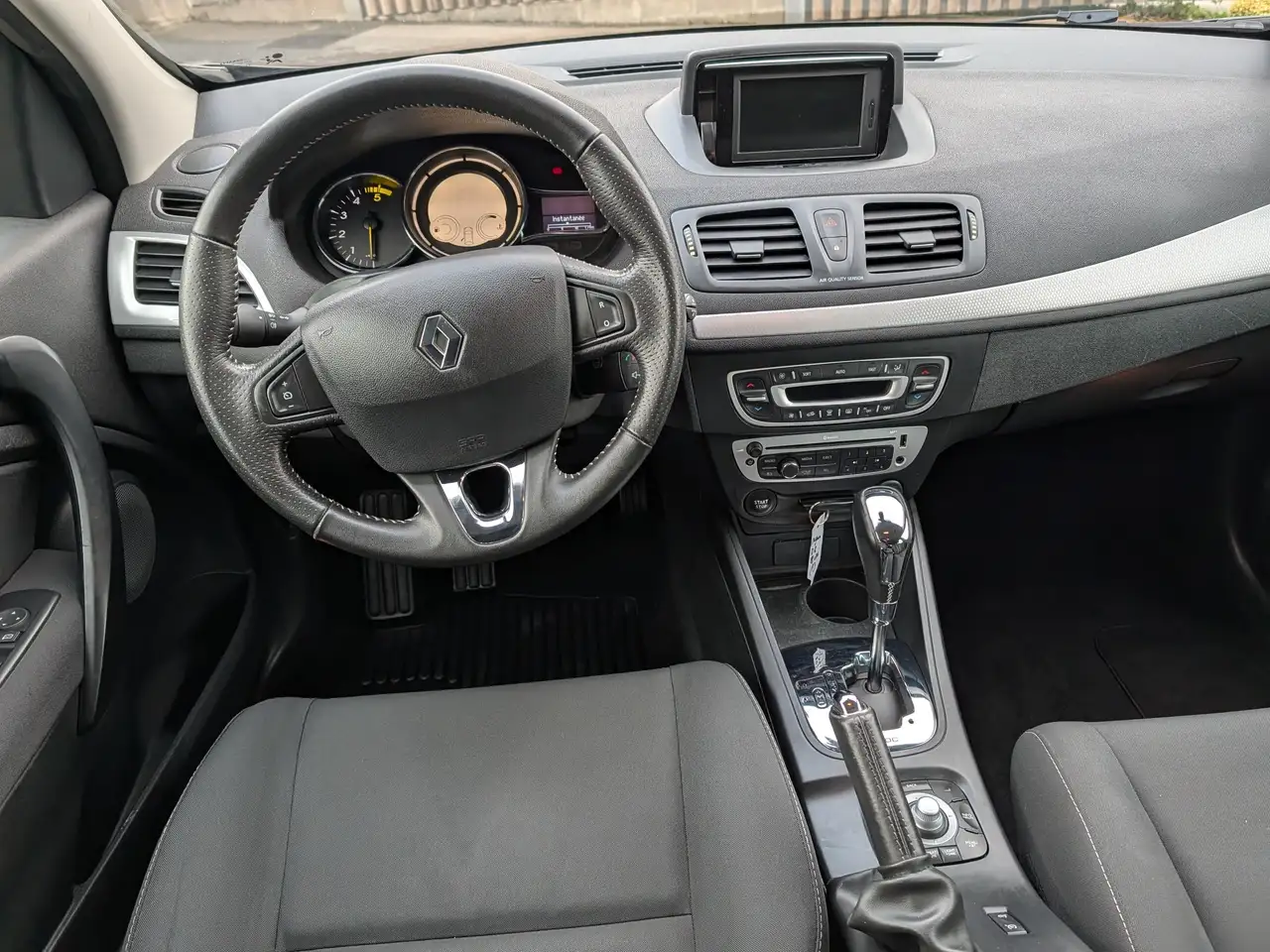 Renault Megane Grandtour — photo 8