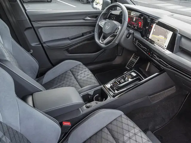 Volkswagen Golf view 8
