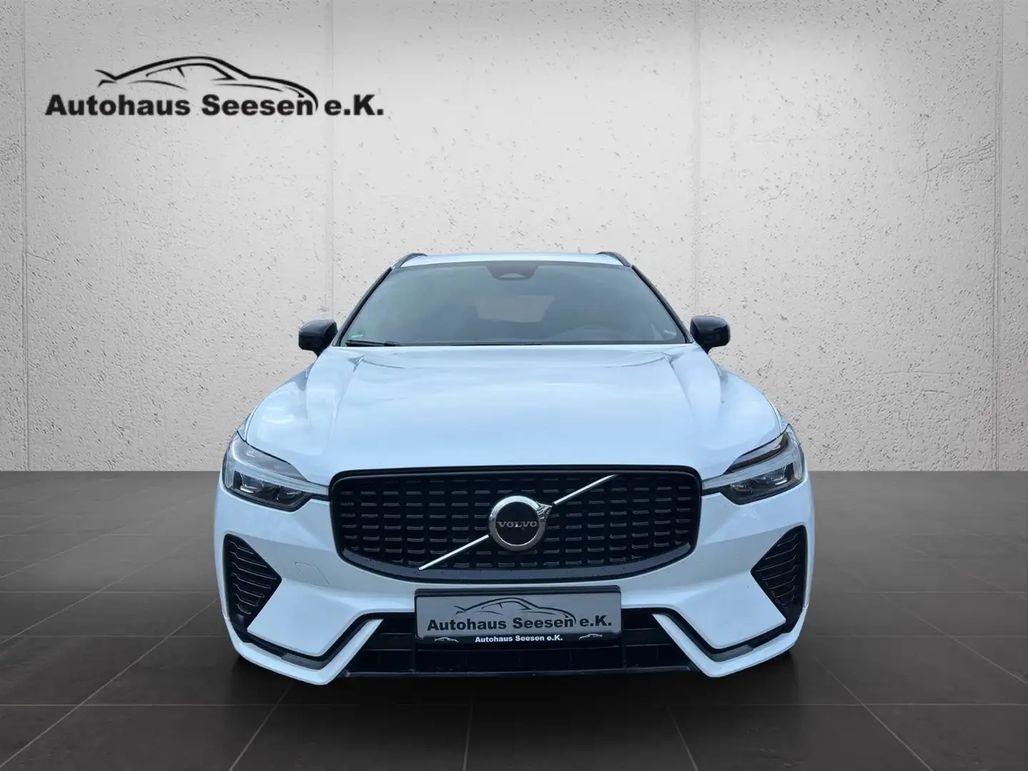 Volvo XC60 R Design *Navi*LED*AHK*Black Edition* Weiß - 2