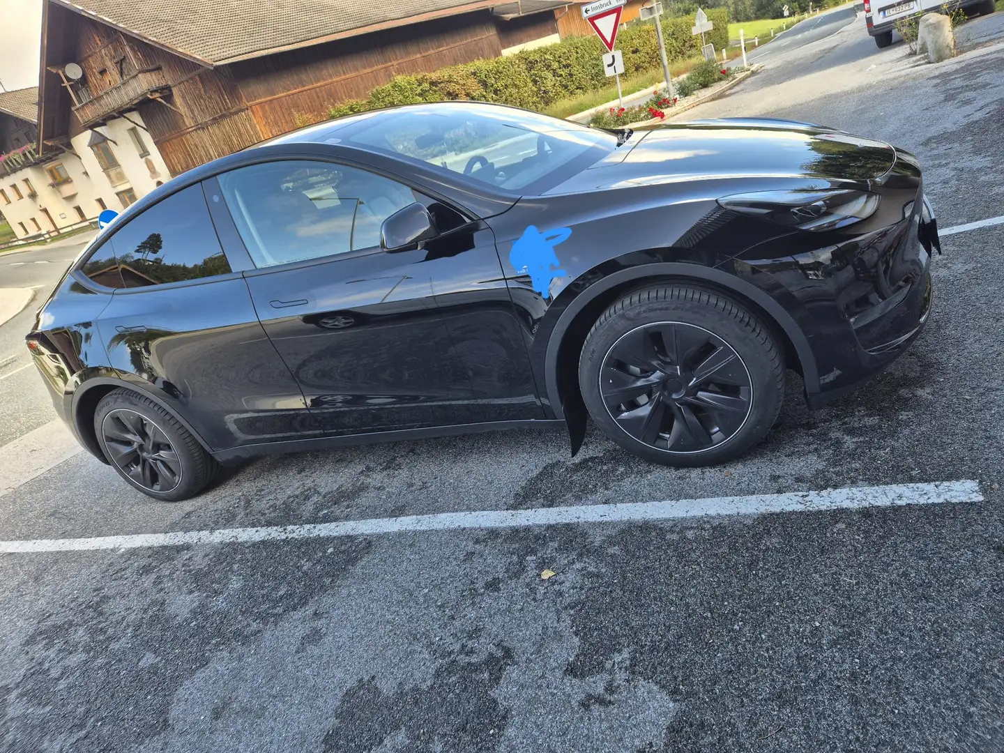 Tesla Model Y Long Range AWD 79kWh Schwarz - 2