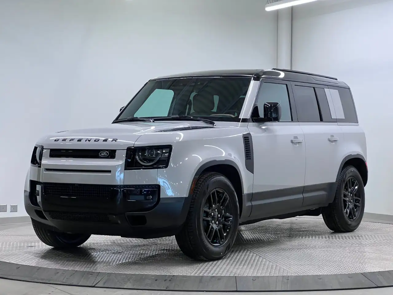 2026 Land Rover Defender