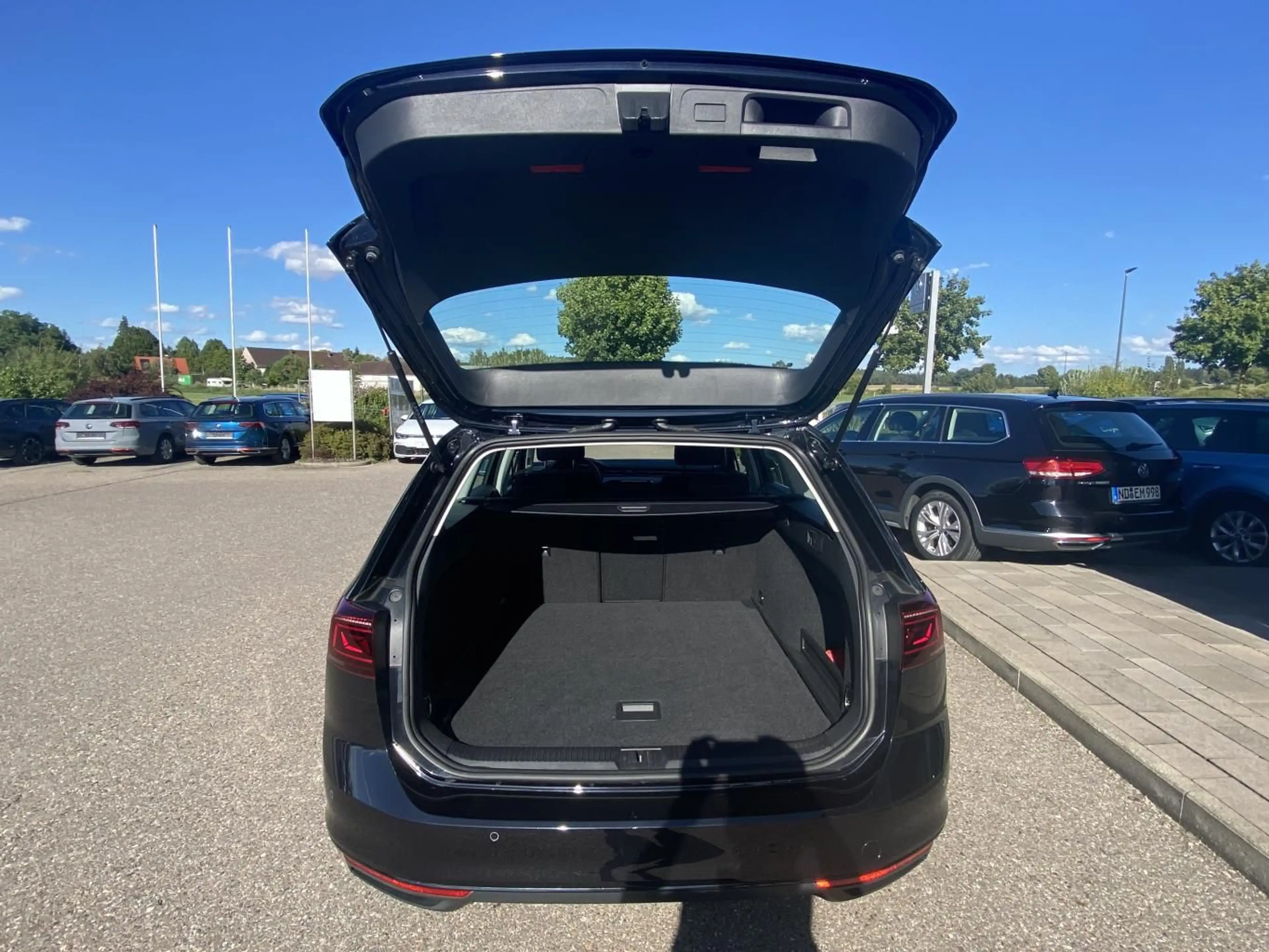 Volkswagen Passat Variant 2.0 TDI DSG Business APP-CONNECT+ — photo 15