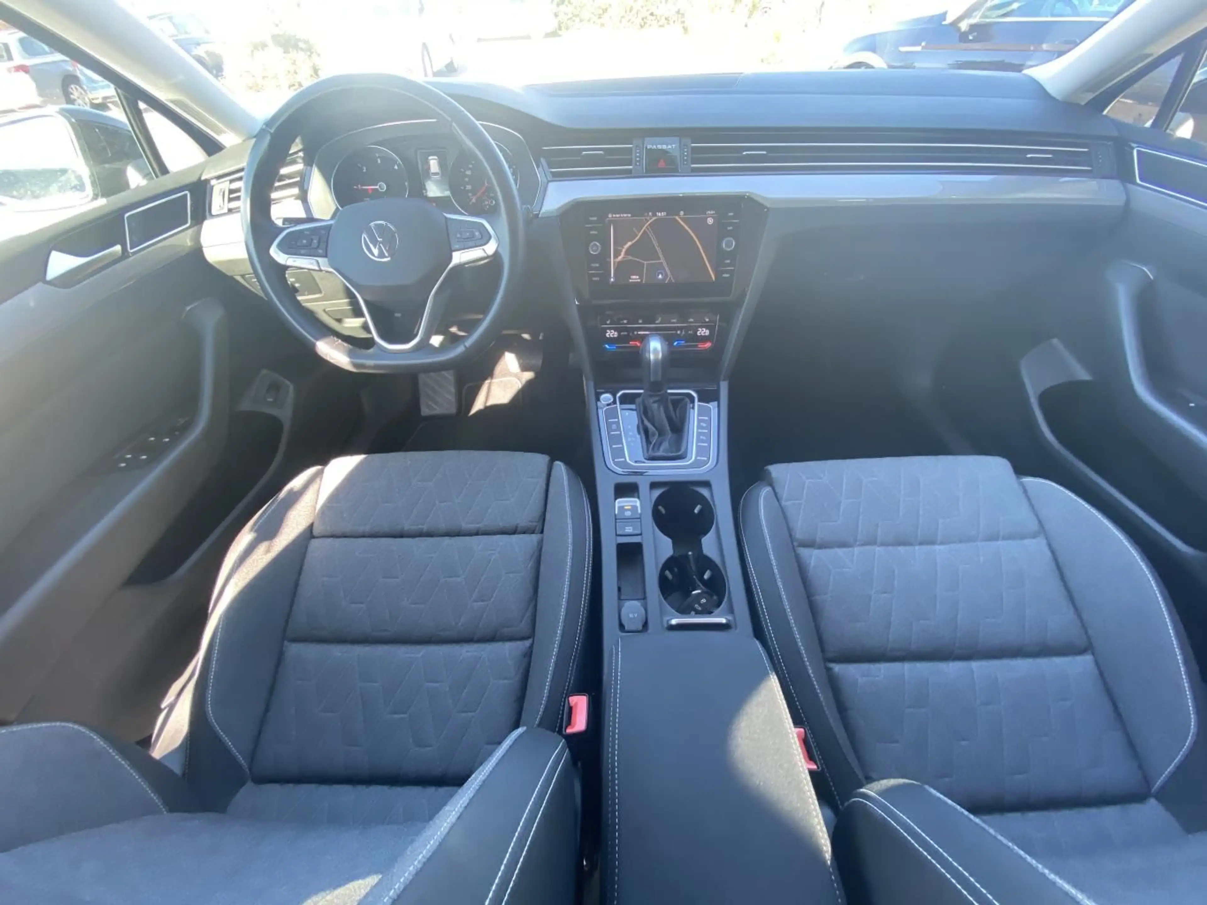 Volkswagen Passat Variant 2.0 TDI DSG Business APP-CONNECT+ — photo 13