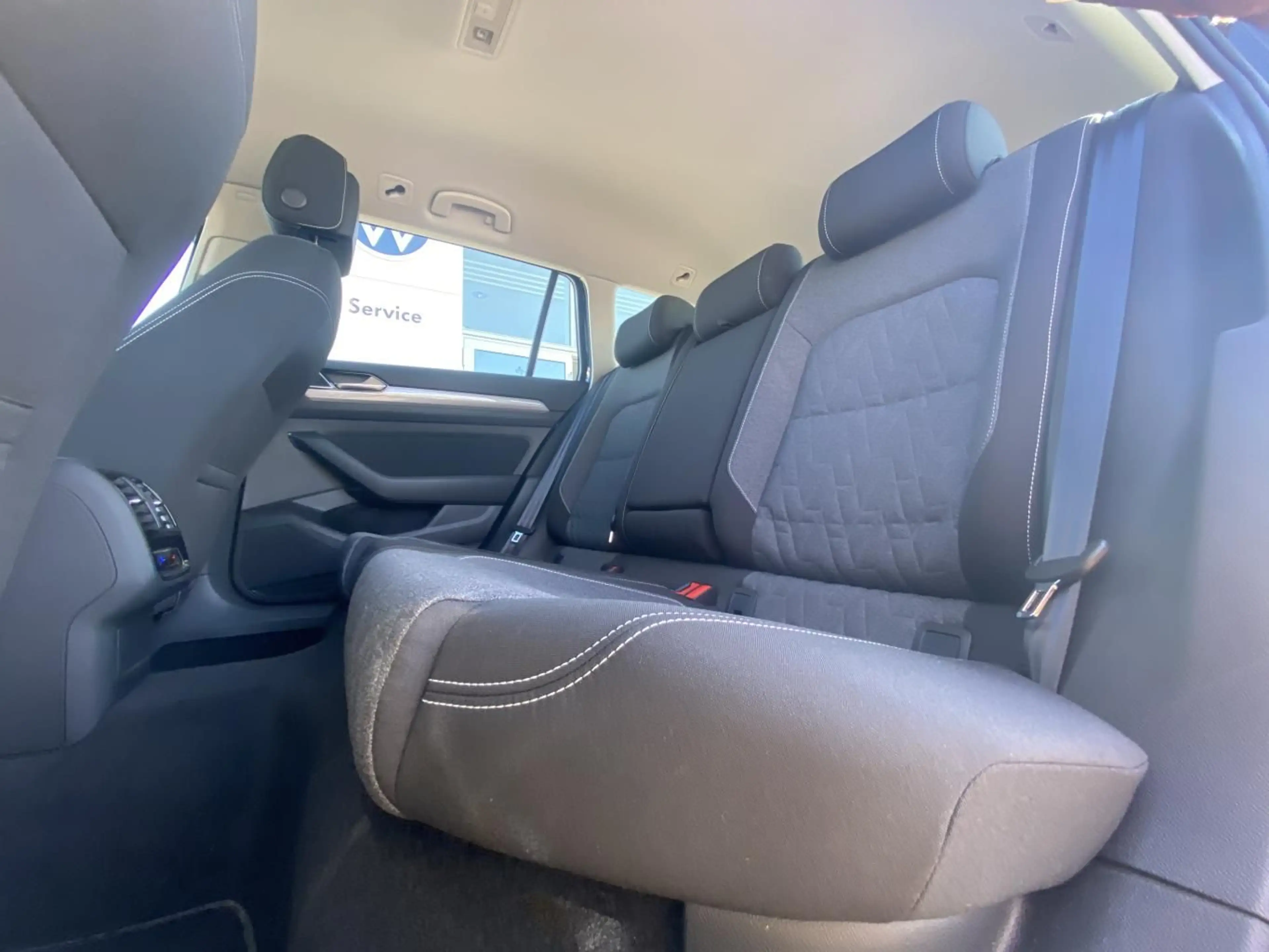 Volkswagen Passat Variant 2.0 TDI DSG Business APP-CONNECT+ — photo 10