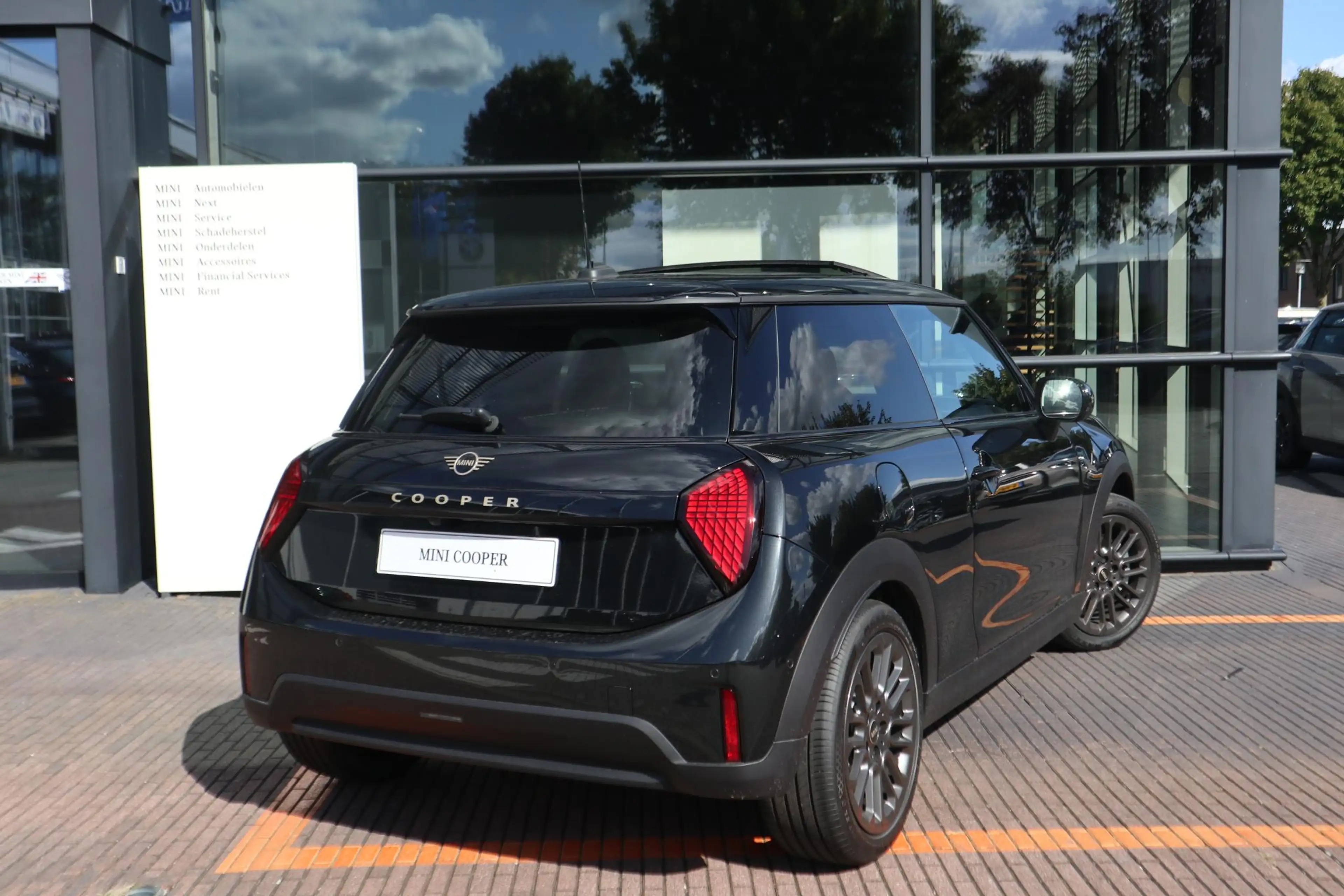 MINI Cooper C 3-Deurs | Classic uitvoering + Pakket M — photo 2