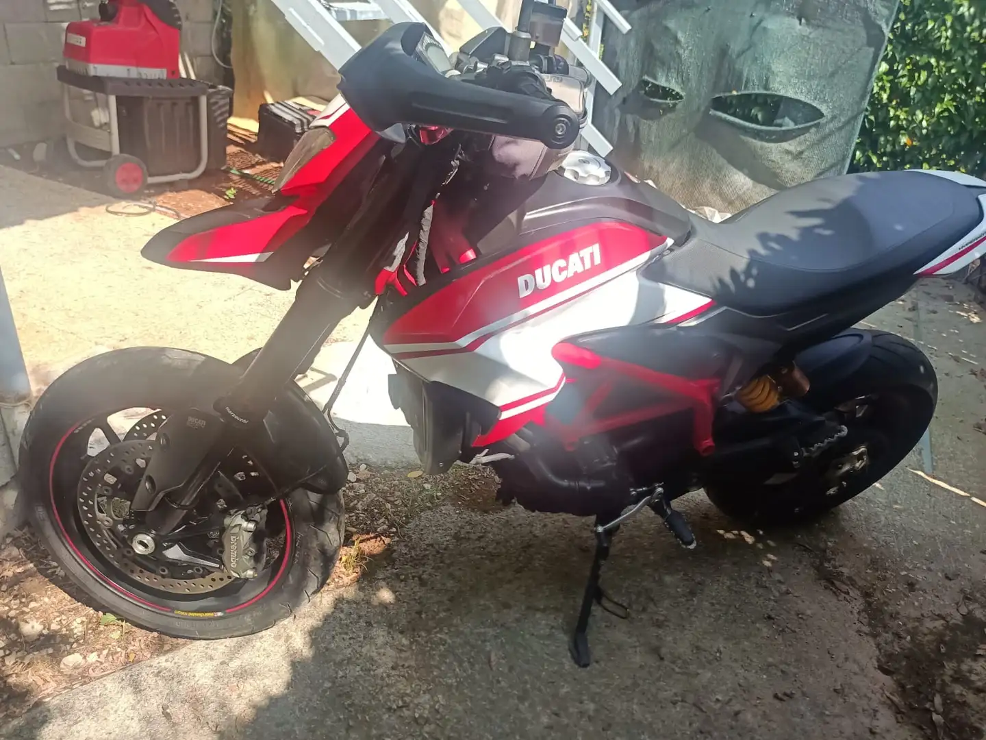 Ducati Hypermotard 821 SP - 2