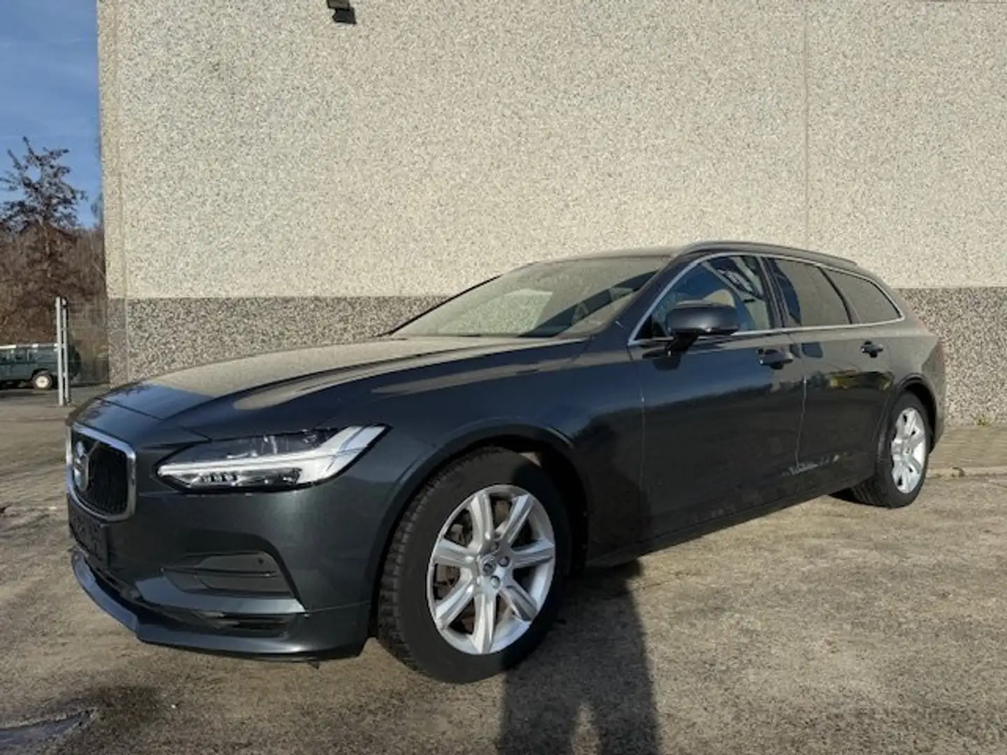 Volvo V90 V90 D3 Momentum Grijs - 1