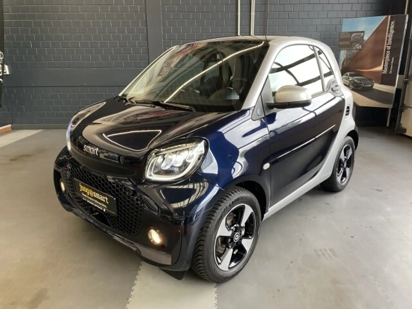 smart forTwo smart EQ passion Exclusive LED Panorama Kamera Kék - 2