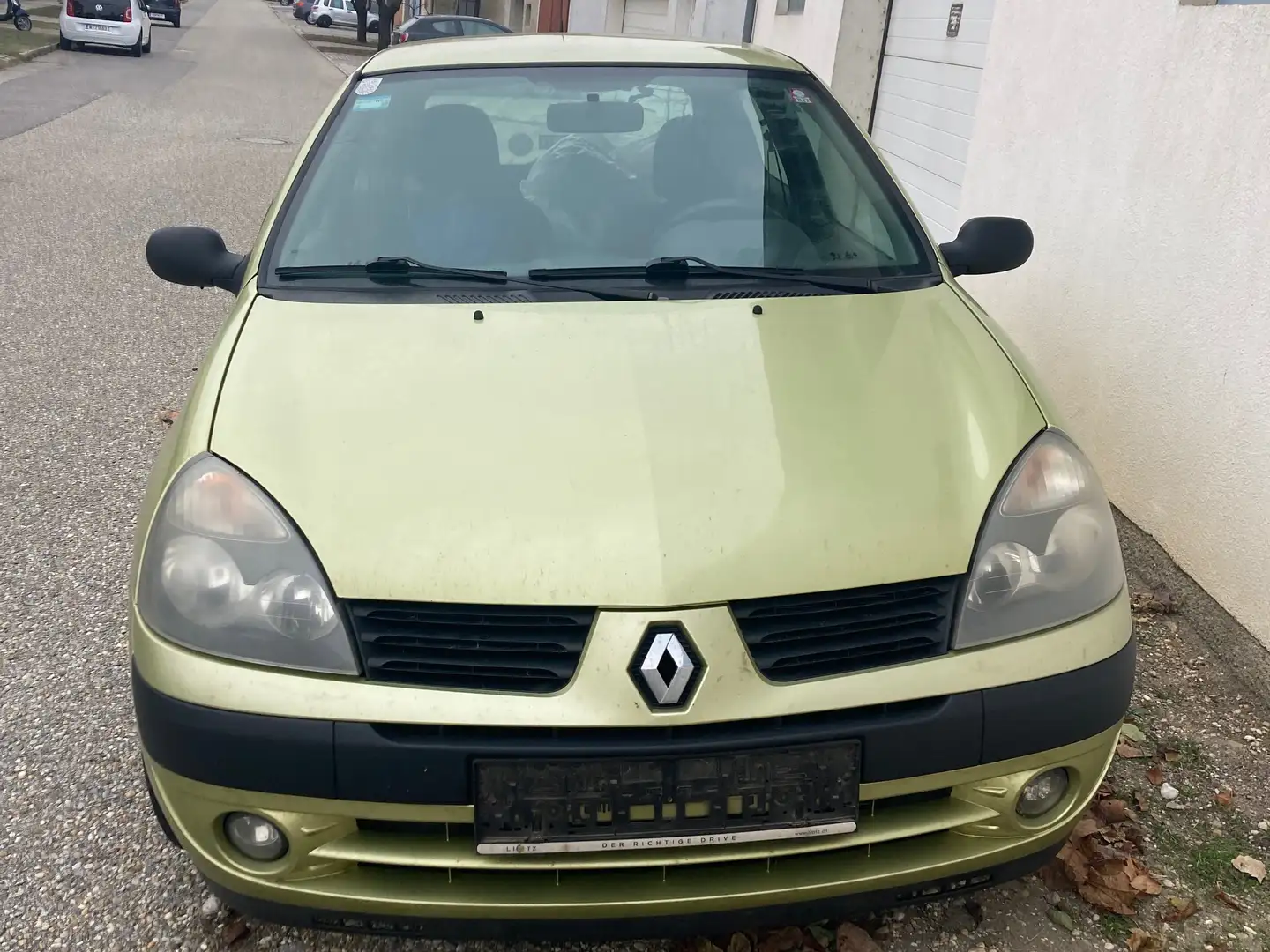 Renault Clio Authentique 1,2 Grün - 2
