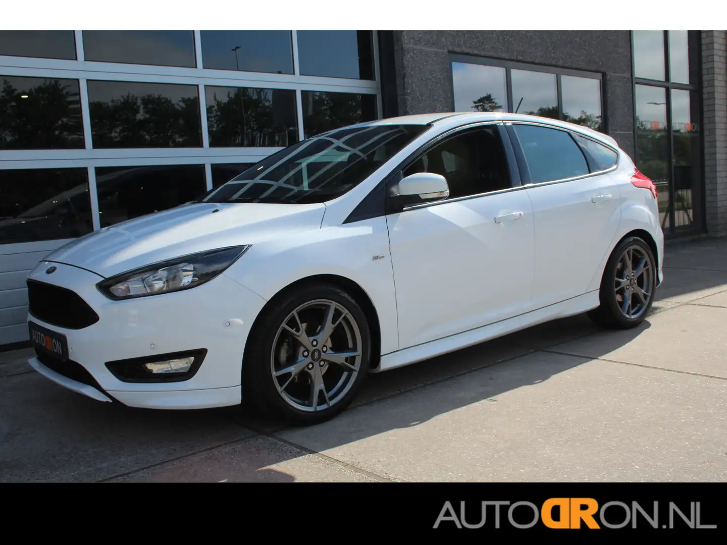 Ford Focus 1.0 ST-Line 126 Pk HB NL auto, Dealer onderhouden, Wit - 1