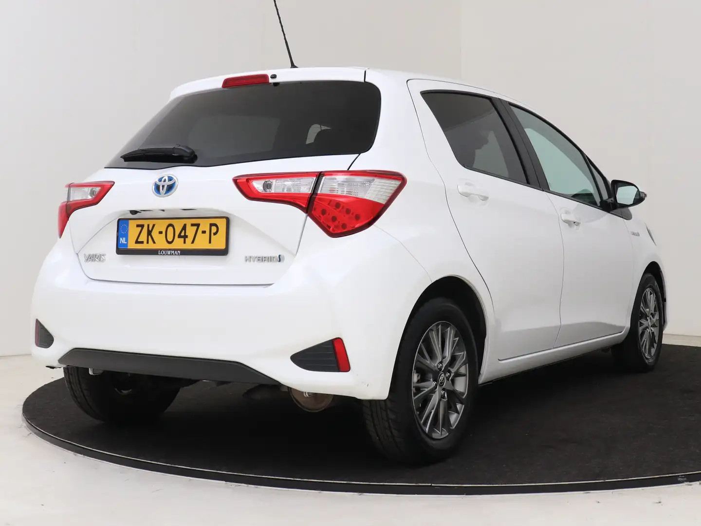 Toyota Yaris 1.5 Hybrid Dynamic I Navigatie I Climate Control I Wit - 2