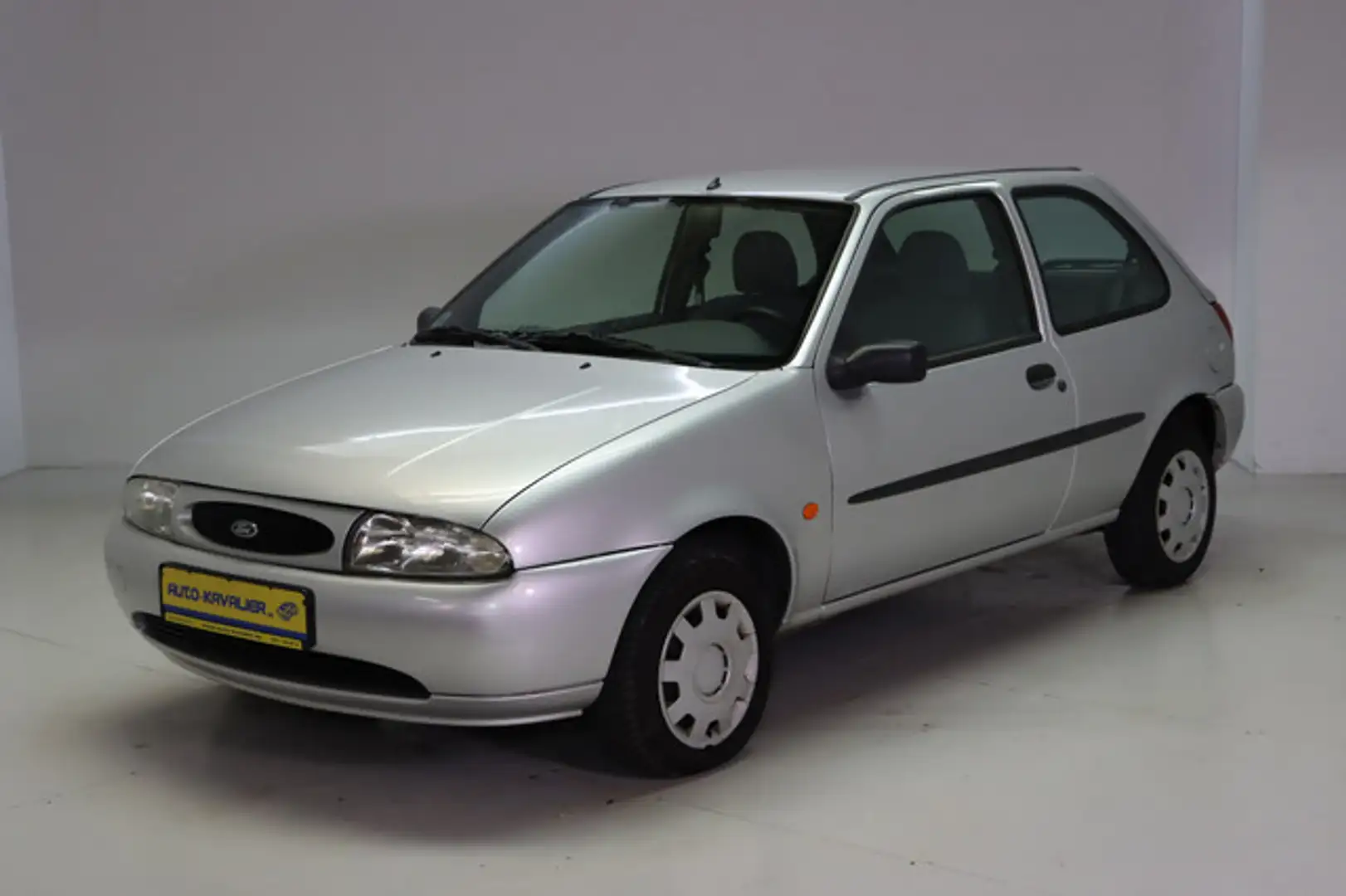 Ford Fiesta 1.3 Style * Radio * wenig km * Plateado - 1