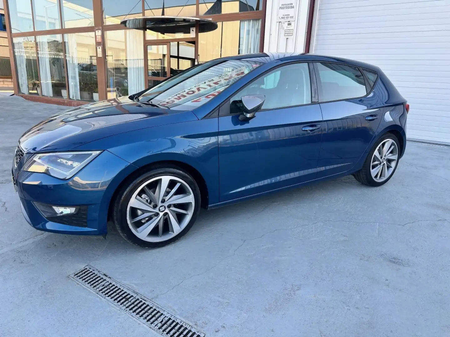 SEAT Leon 2.0TDI CR S&S FR 150 Bleu - 1