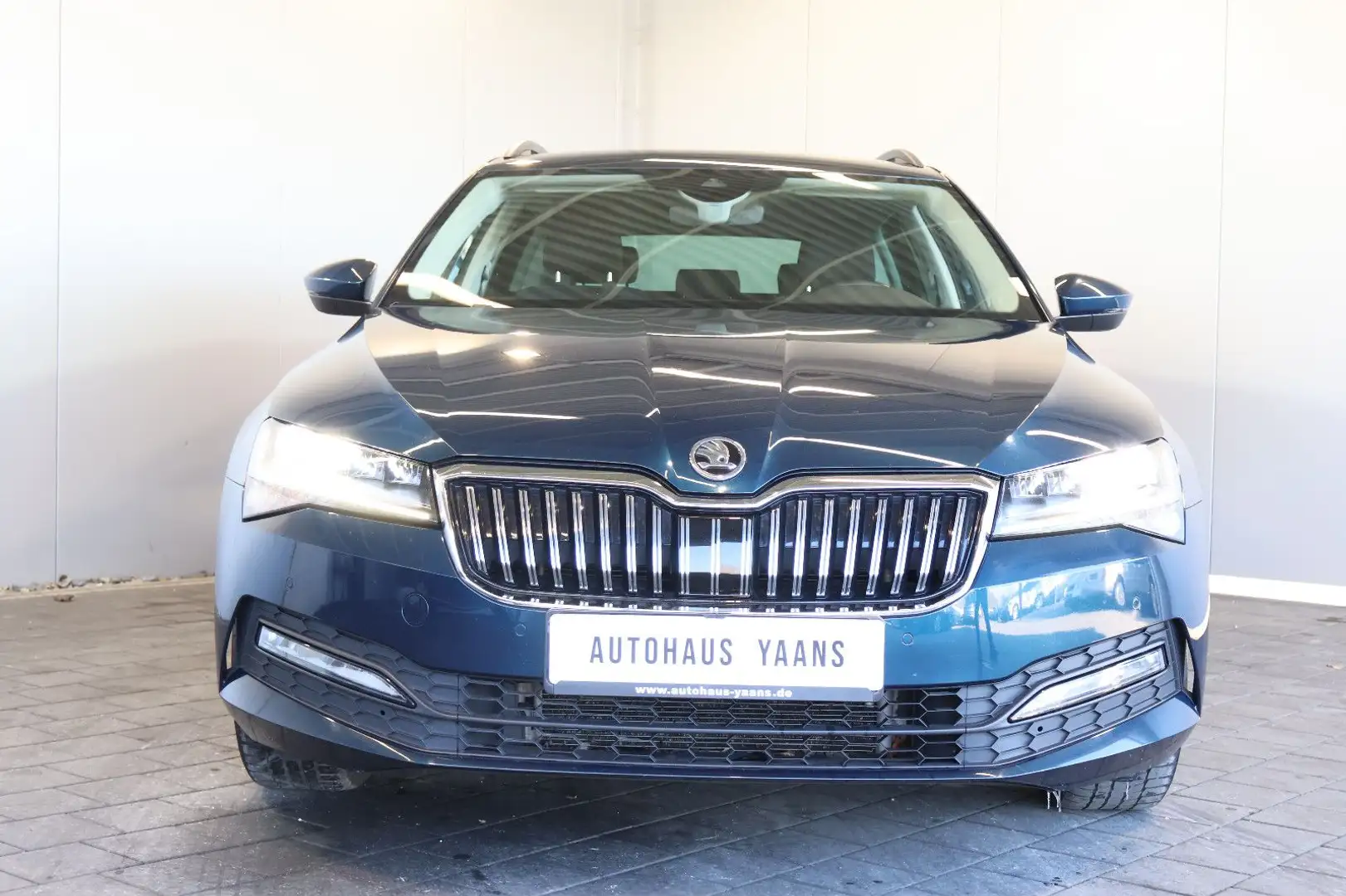 Skoda Superb 2.0 TDI DSG Ambition AID+KEY+ACC+KAM+LED Blau - 2