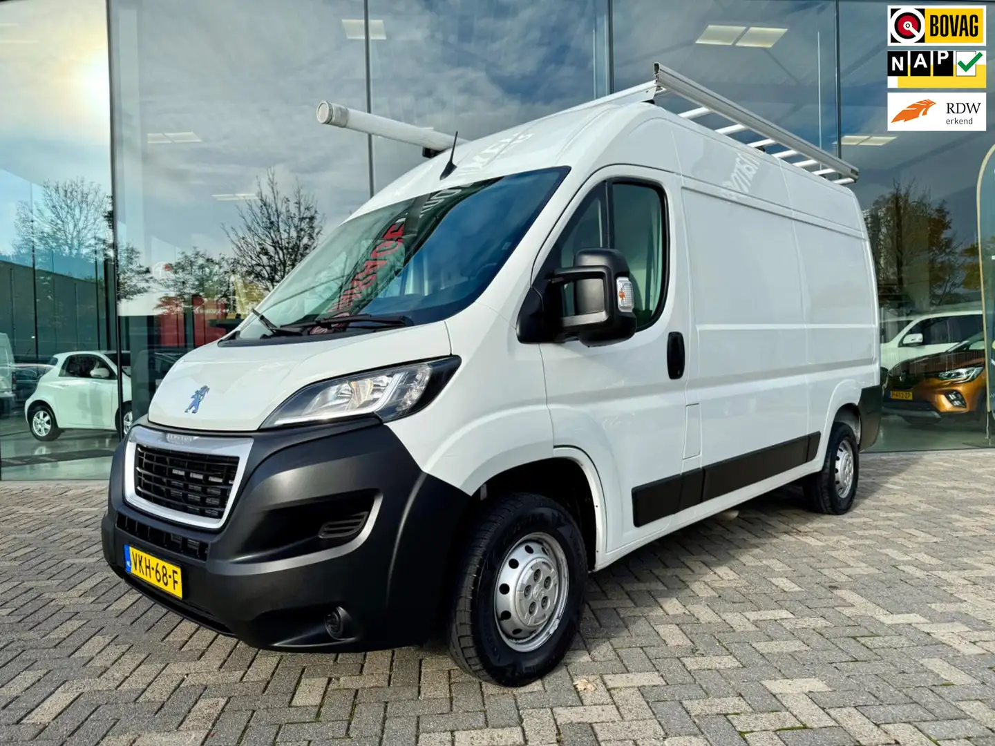 Peugeot Boxer 330 2.2 BlueHDi 120 L2H2 Premium, Trekhaak + Imper Blanco - 1