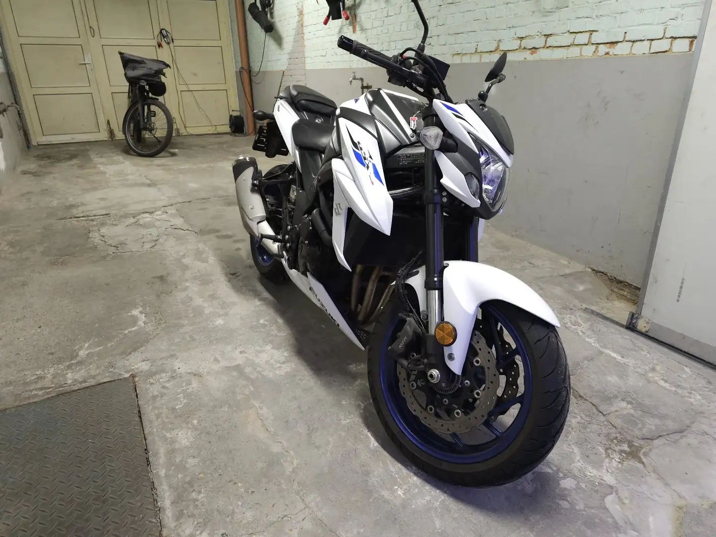 Suzuki GSX-S 750 Blanco - 1