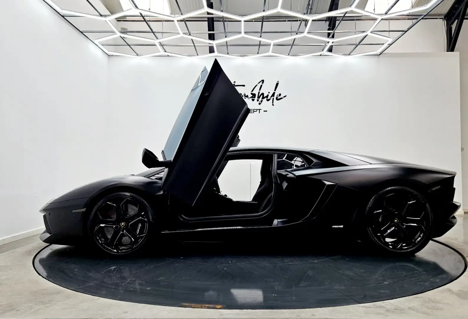 Lamborghini Aventador 🦇ORIGINAL PAINTING 🦇CARNET ENTRETIEN COMPLET Noir - 2