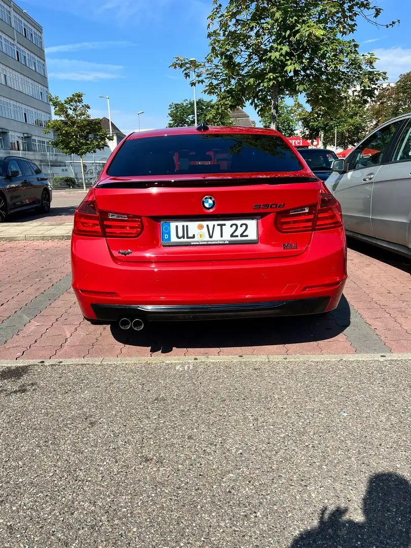 BMW 330 Verkaufe meinen schönen BMW 330D F30,   3.0 Motor - 2