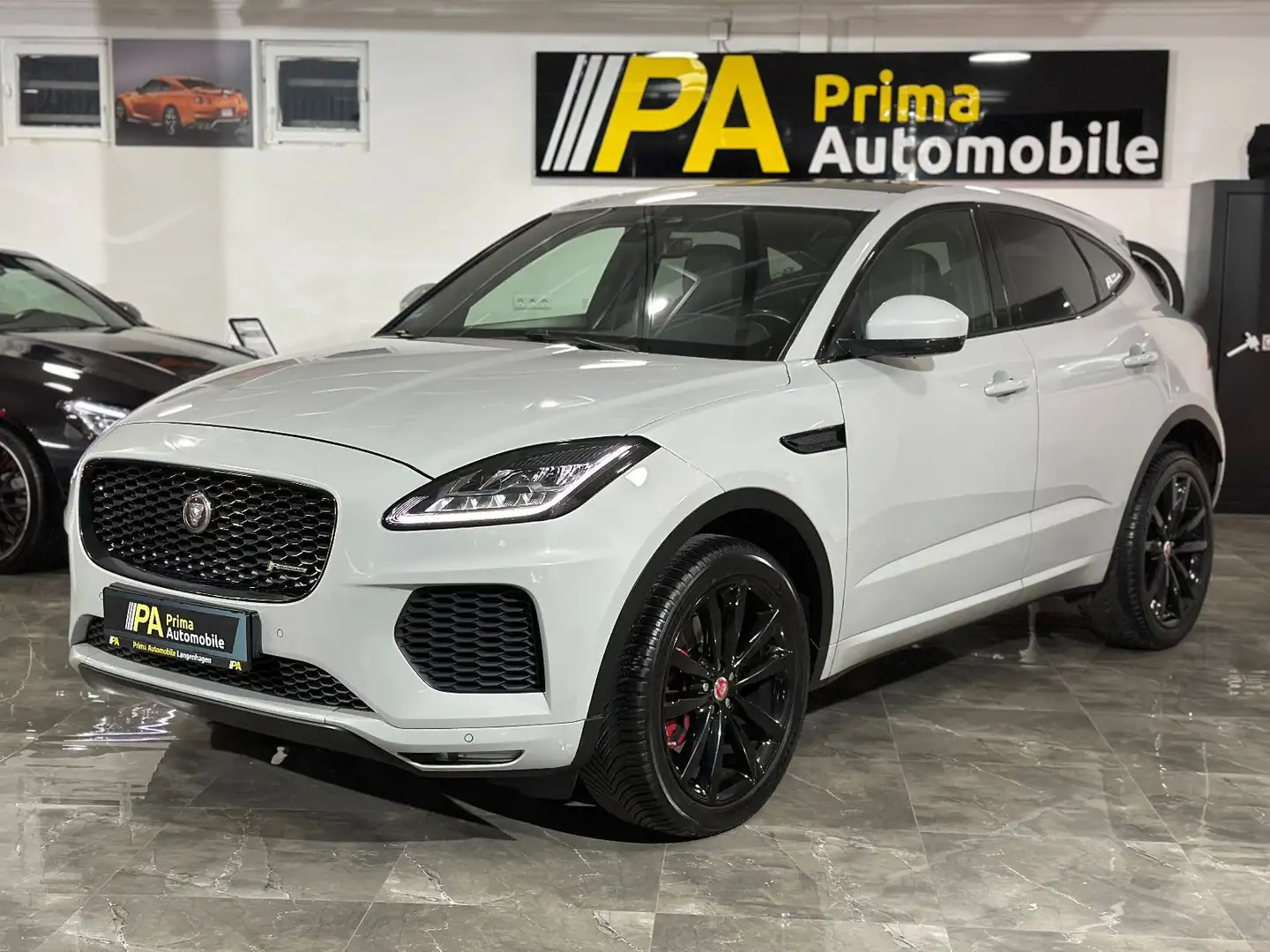 Jaguar E-Pace E-PACE 2.0 D180 R-Dynamic S AWD Keyless Pano LED Серый - 1