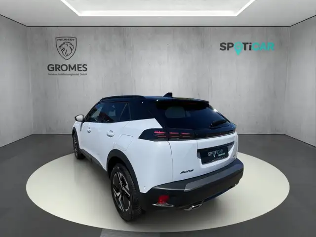 Peugeot 2008 view 5
