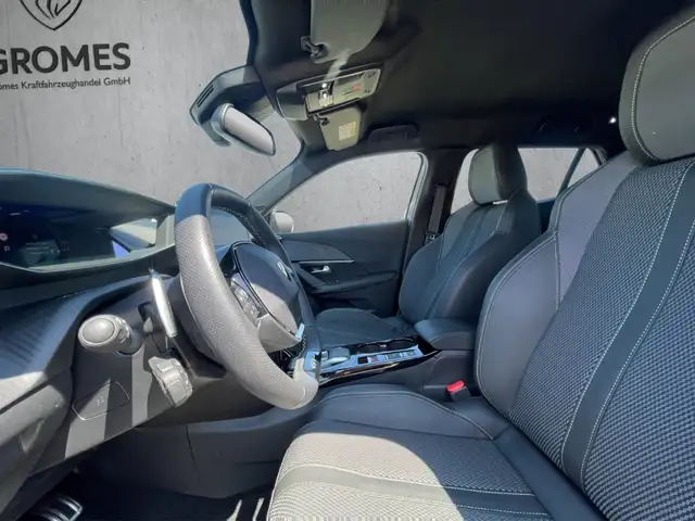 Peugeot 2008 view 9