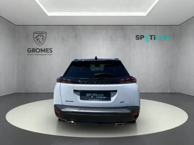 Peugeot 2008 view 4
