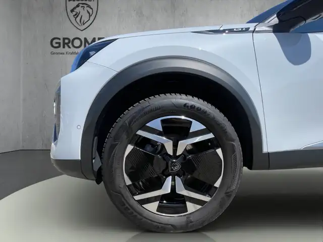 Peugeot 2008 view 11